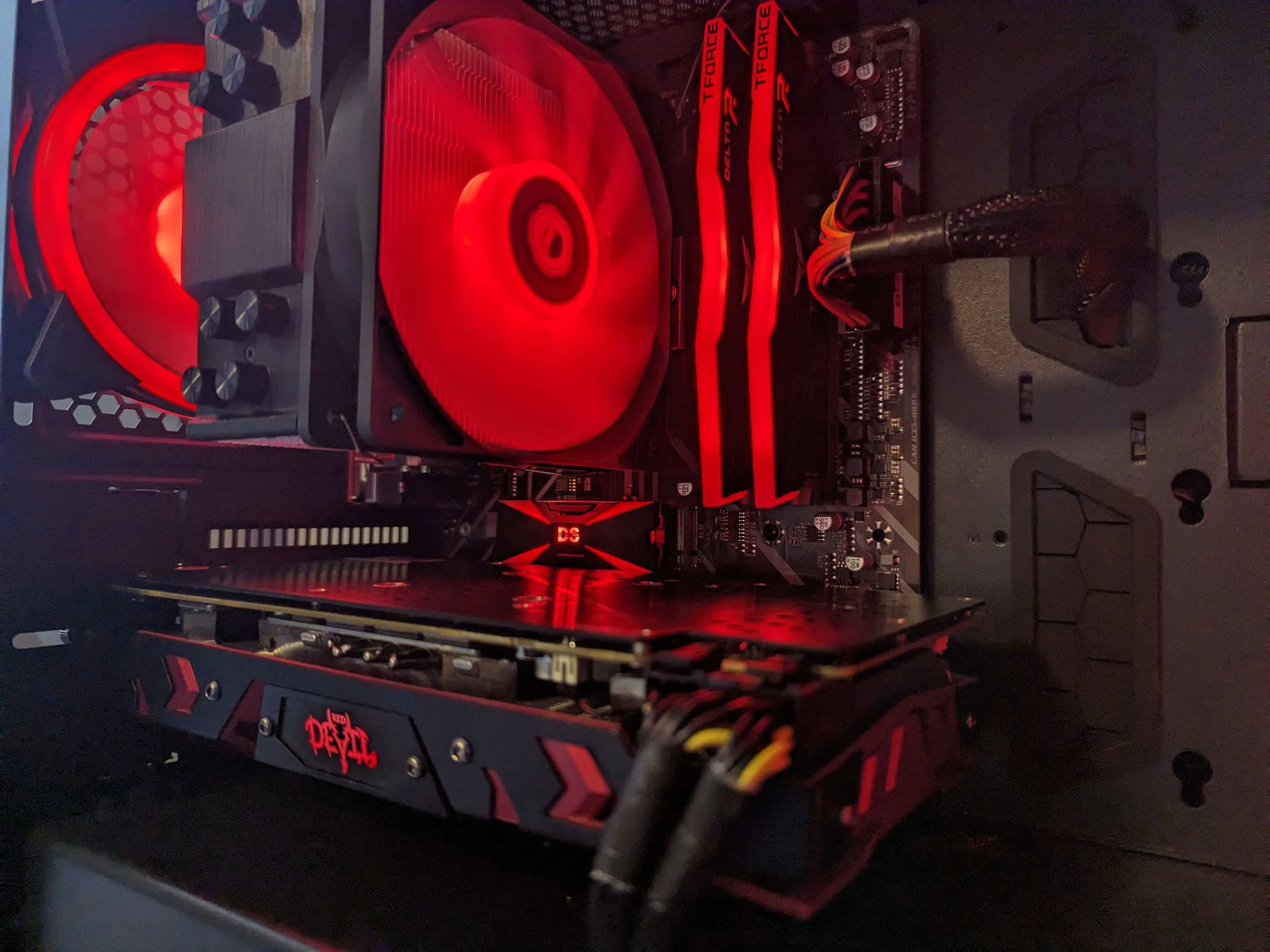 Mid level gaming PC Ryzen 7 5800X, 16GB DDR4, 1TB SSD, RX 580 8GB