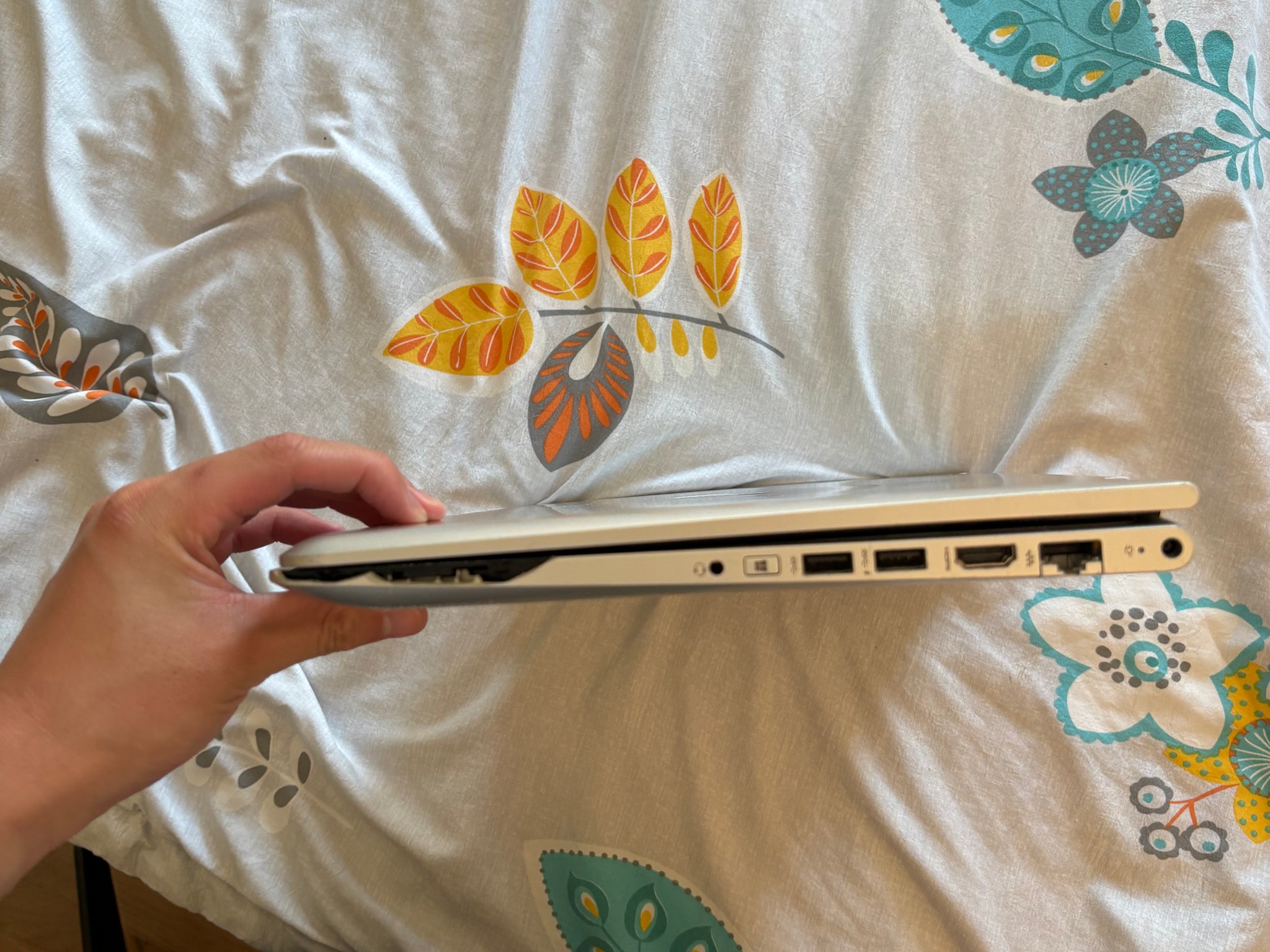 HP Pavilion 15-bk163dx x360 15.6” Laptop – i3-7100U / 8GB / 1TB HDD – AS-IS