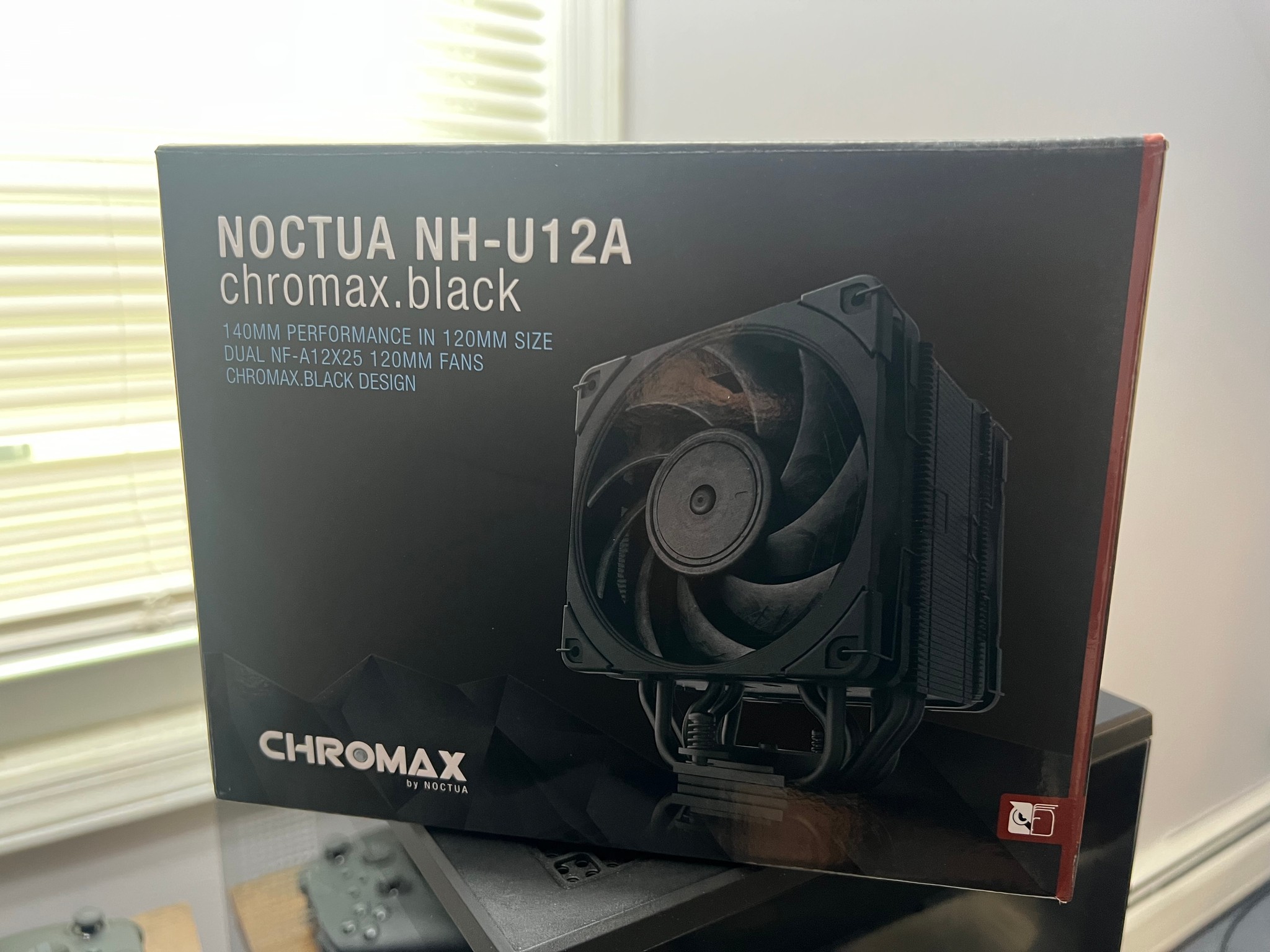 Noctua NH-U12A chromax.Black, 120mm Single-Tower CPU Cooler (Black)