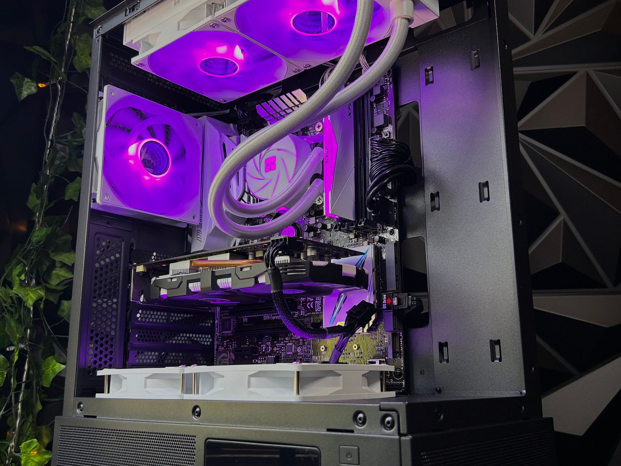 Intel i7 | GTX 1060 6GB | 16GB DDR4 | 500GB SSD | Digital Display | Water Cooled!
