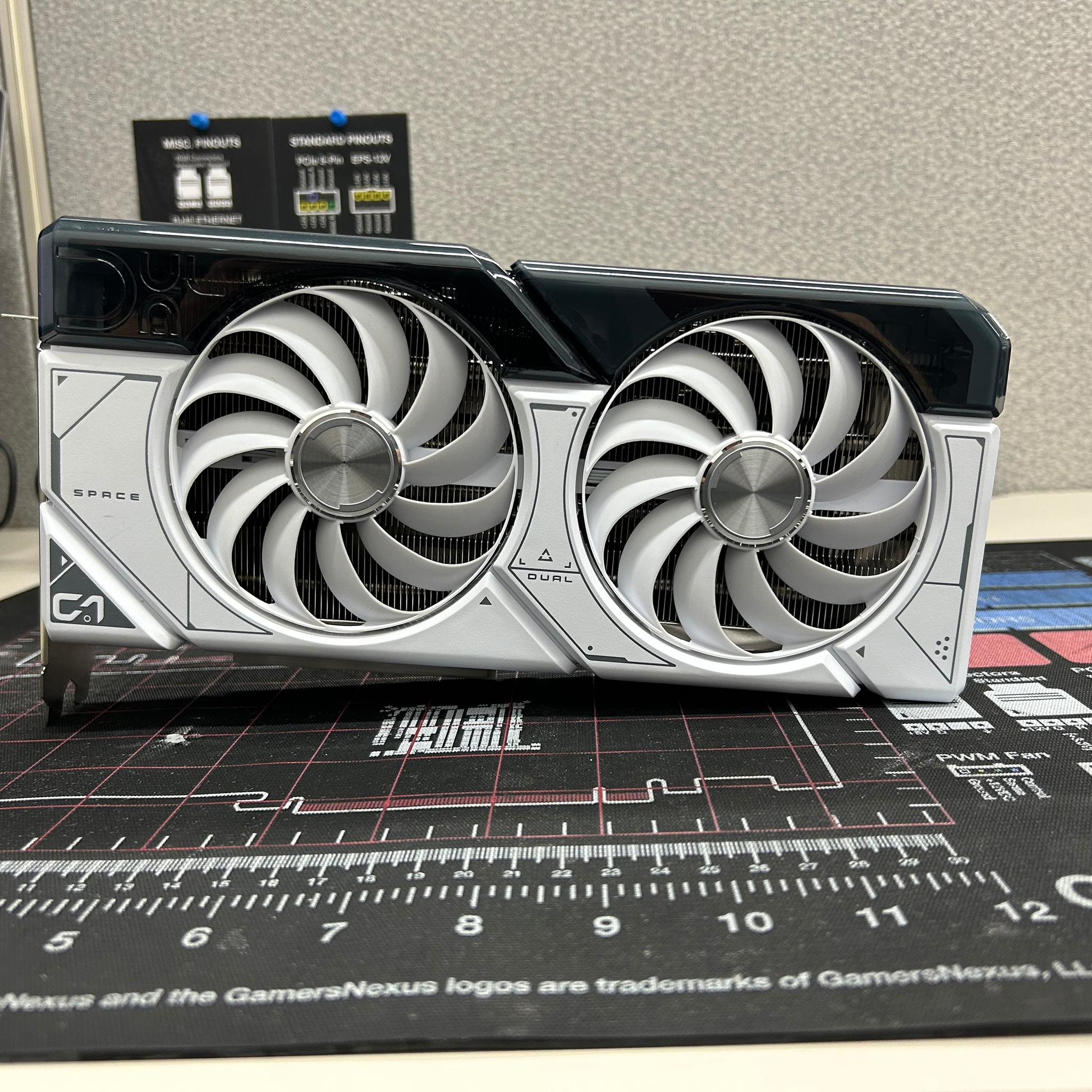 ASUS Dual GeForce RTX 4070 SUPER OC Edition (White)