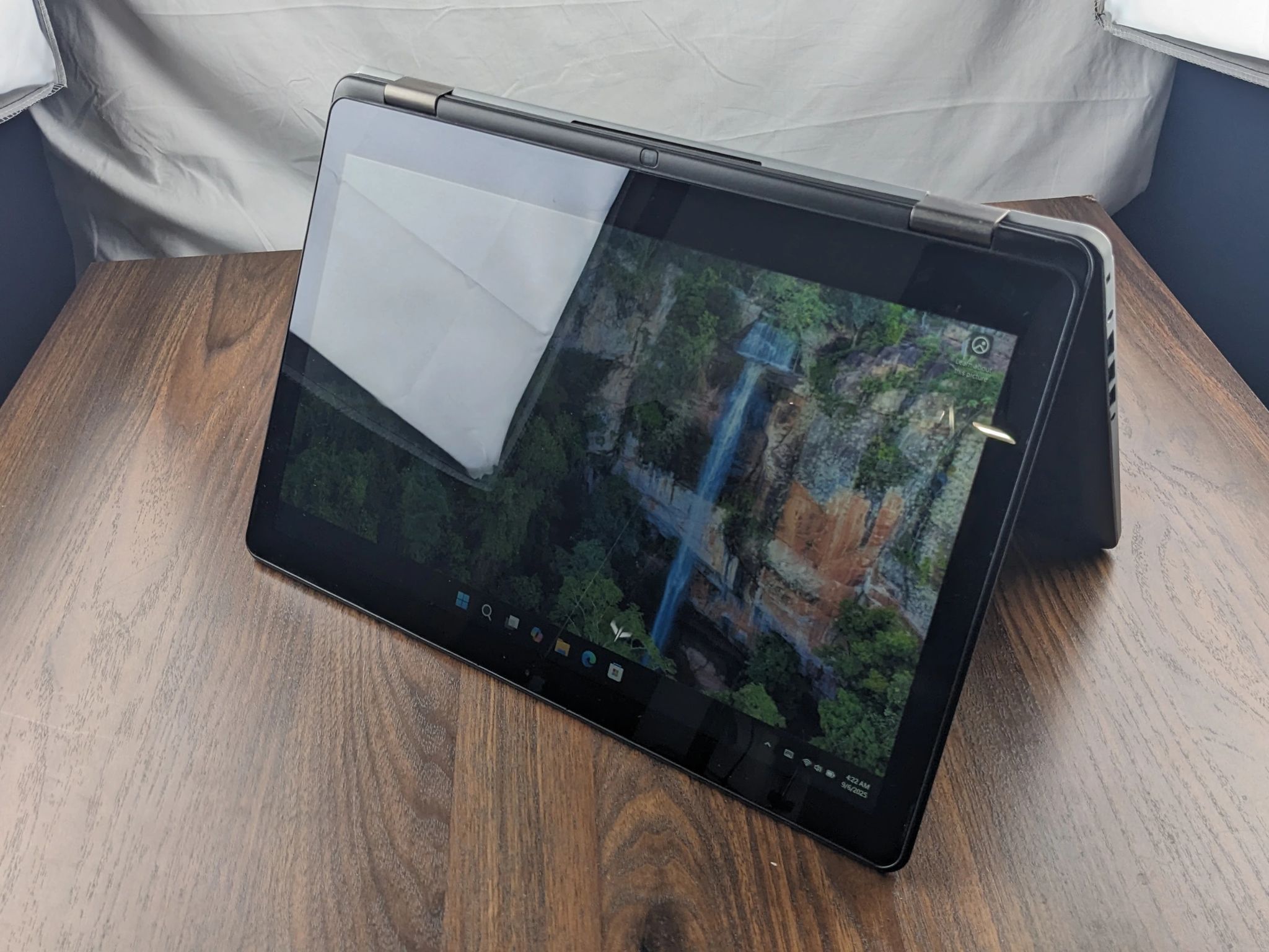 15.6" Dell Insperion 7558 2 in 1, i7-5500u, 8GB Ram, 240GB SSD
