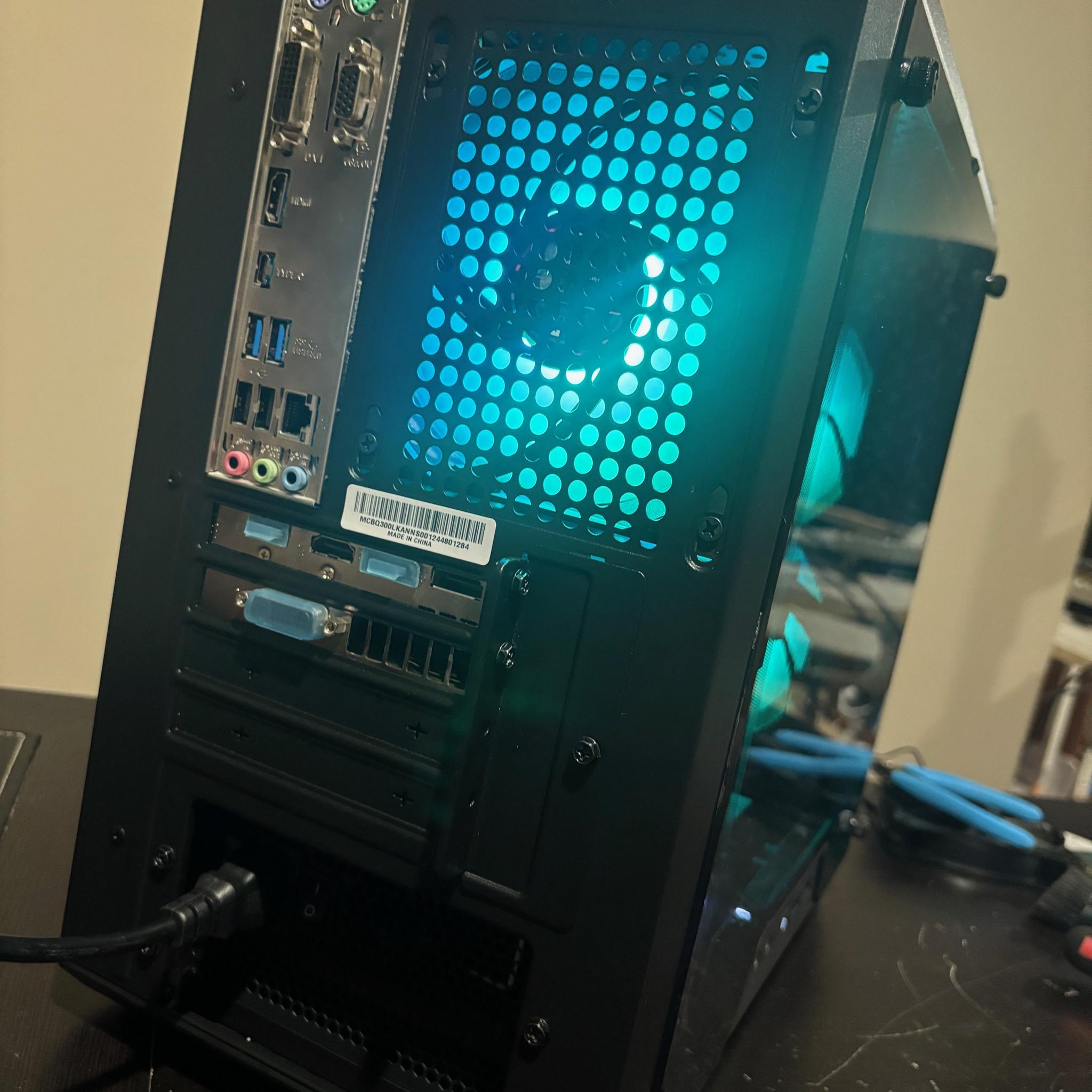Gaming PC I7-6700 RX 580