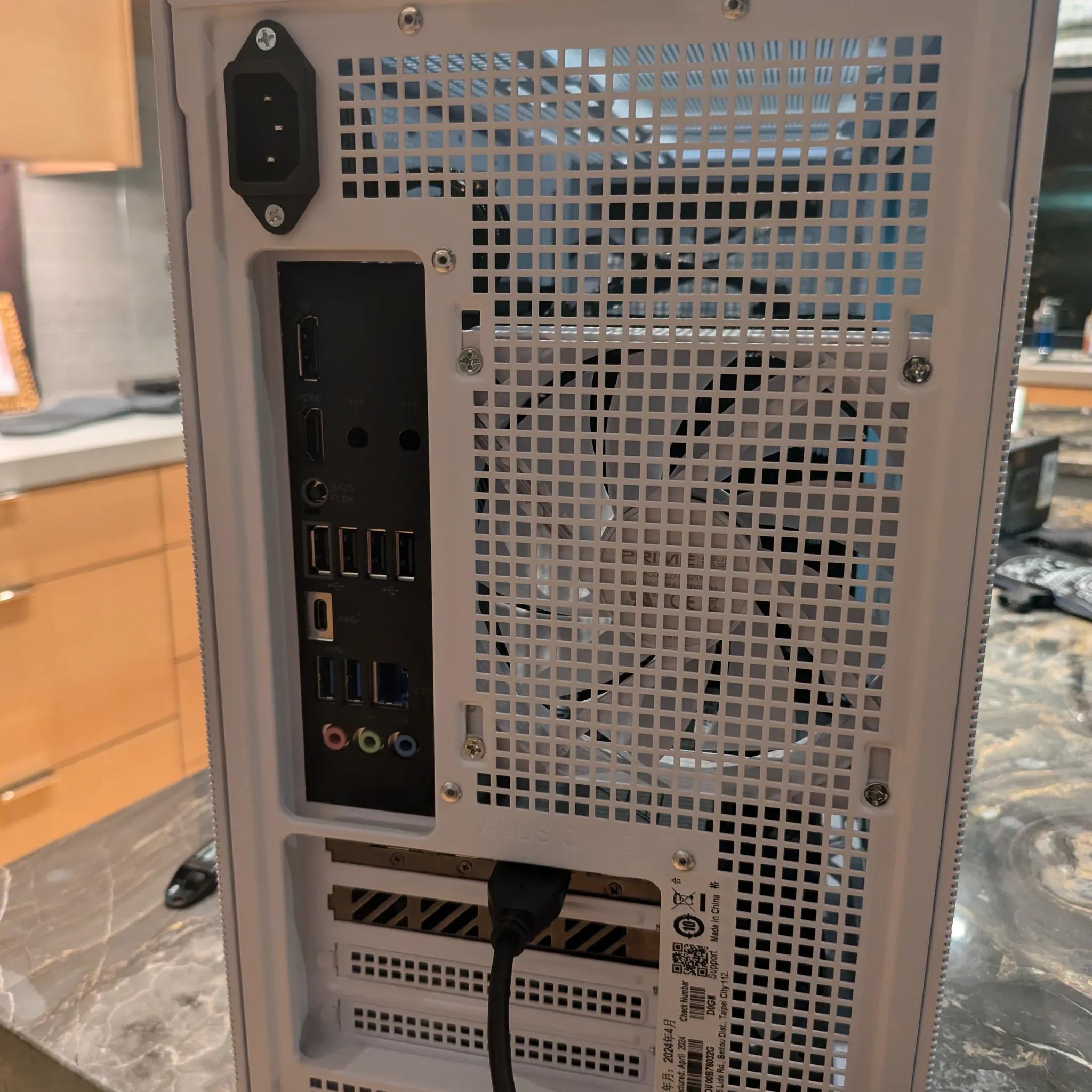 ASUS Prime Gaming PC - Ryzen 5 7500F, AMD Radeon RX 7600XT, 32 GB DDR5, 2 TB
