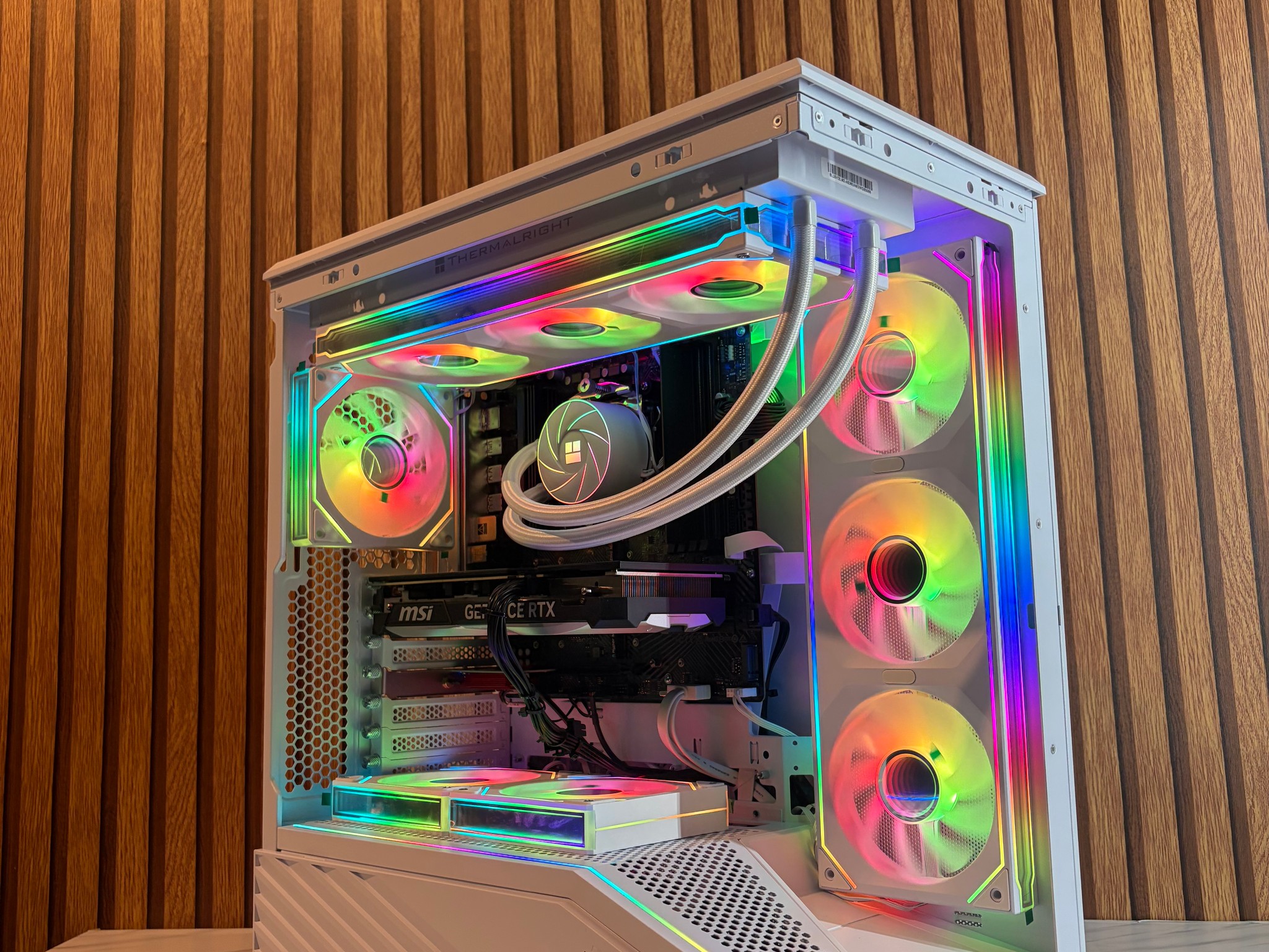 RTX 4070 | RYZEN 5 9600X | 16GB DDR5 | 1TB NVME | 650W | 360MM AIO | Windows 11 pro