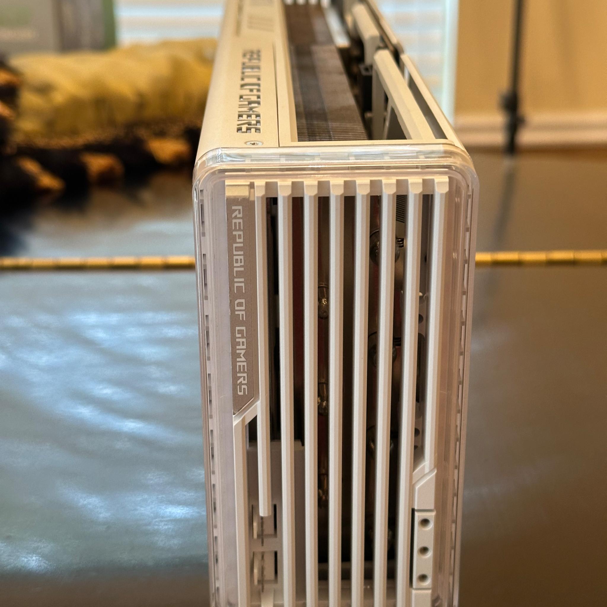 ASUS RTX 4090 White ROG Strix OC 24GB GDDR6X with original box