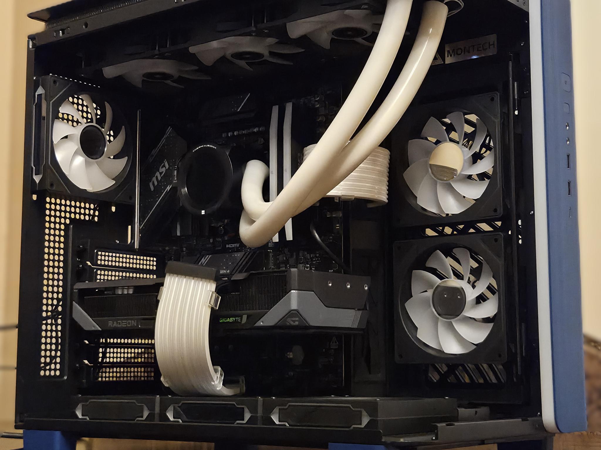 Blue Lighting!⚡| Ryzen 7 7800X3D | RX 9070 XT 16GB | 32GB DDR5 | 2TB NVMe | LCD Display!