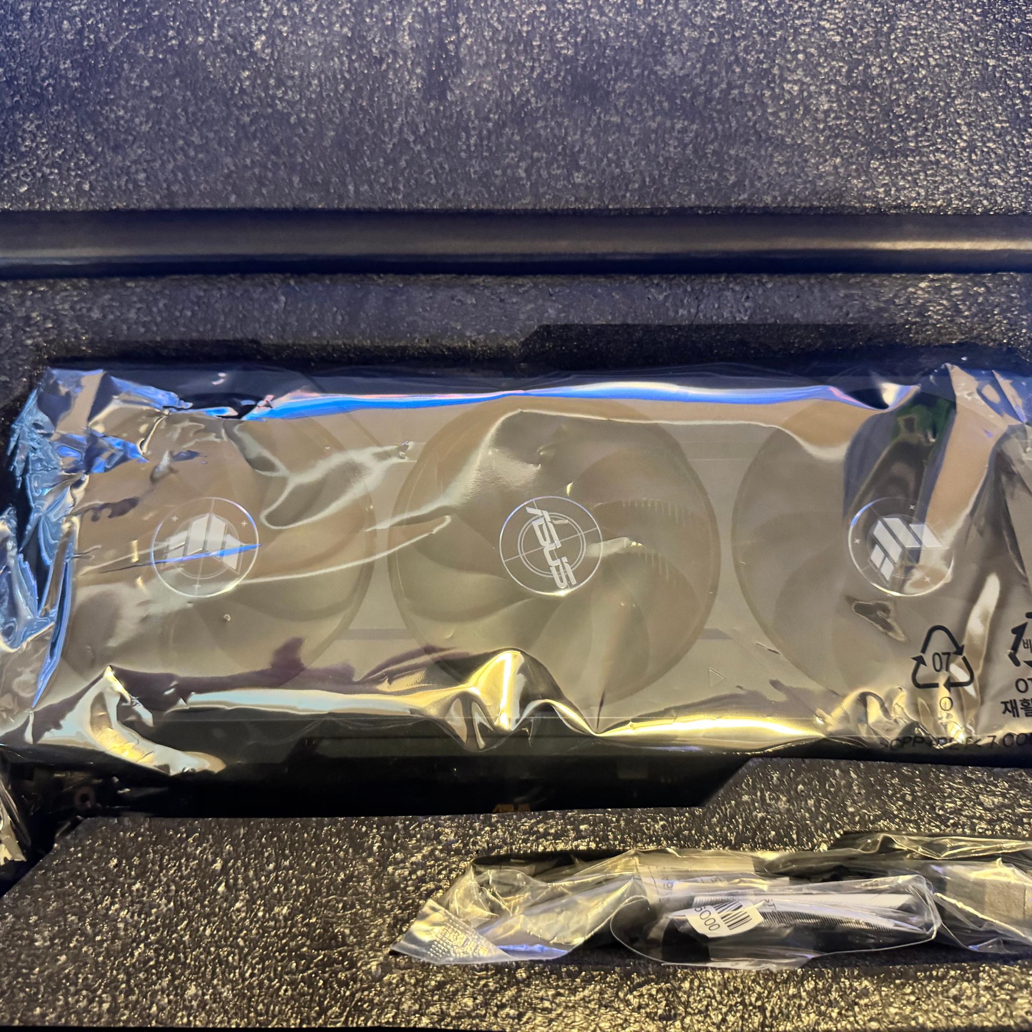 ASUS TUF Gaming NVIDIA GeForce RTX 4070 Ti SUPER