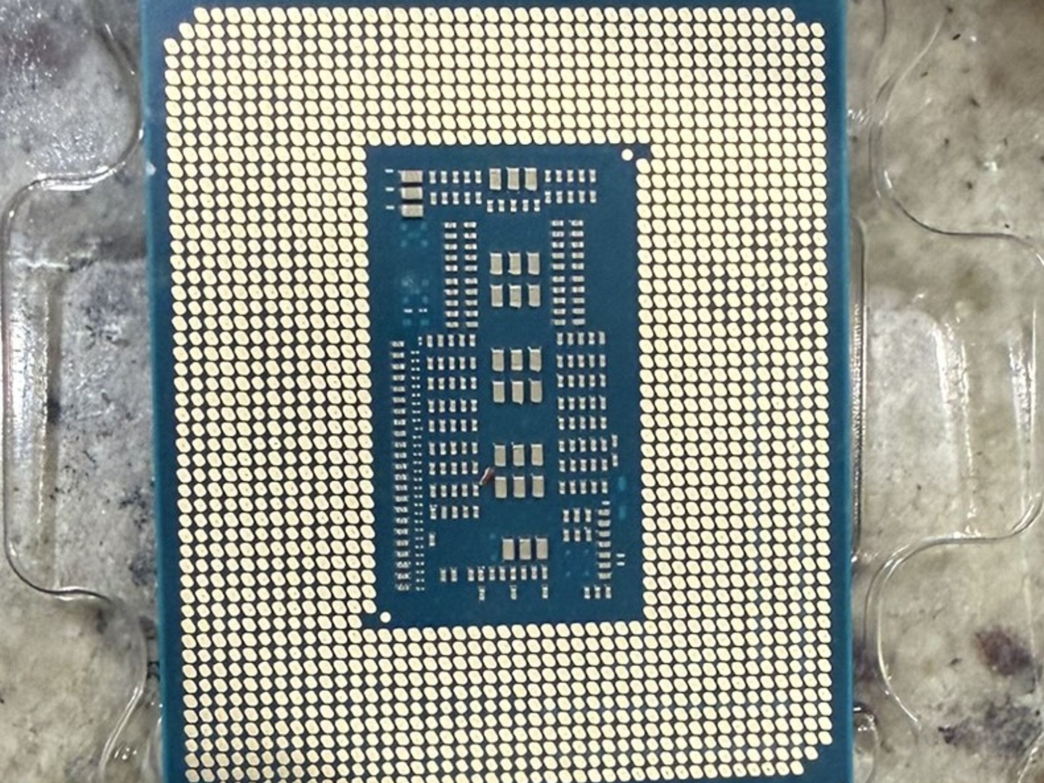 Intel Core i7-13700K 3.4GHz 16-Core 24-Thread LGA1700 CPU SRMB8