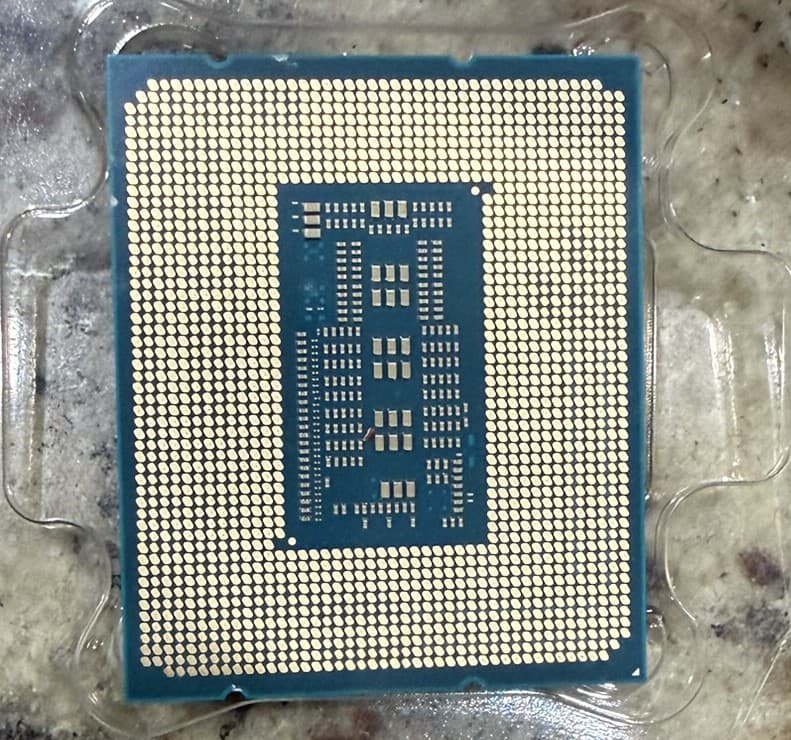 Intel Core i7-13700K 3.4GHz 16-Core 24-Thread LGA1700 CPU SRMB8