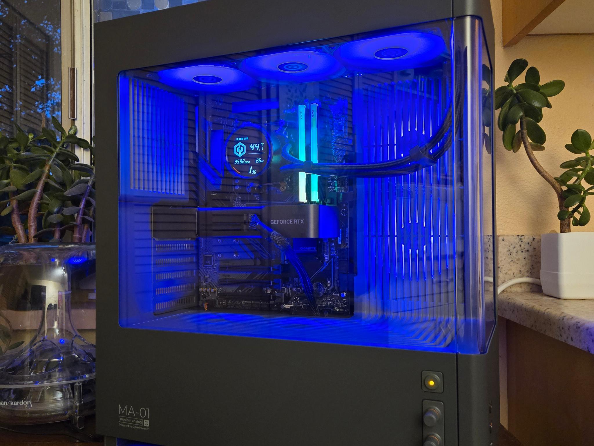 Ryzen 7 7800X3D RTX 5070 Founders Edition 32GB DDR5 Gaming PC
