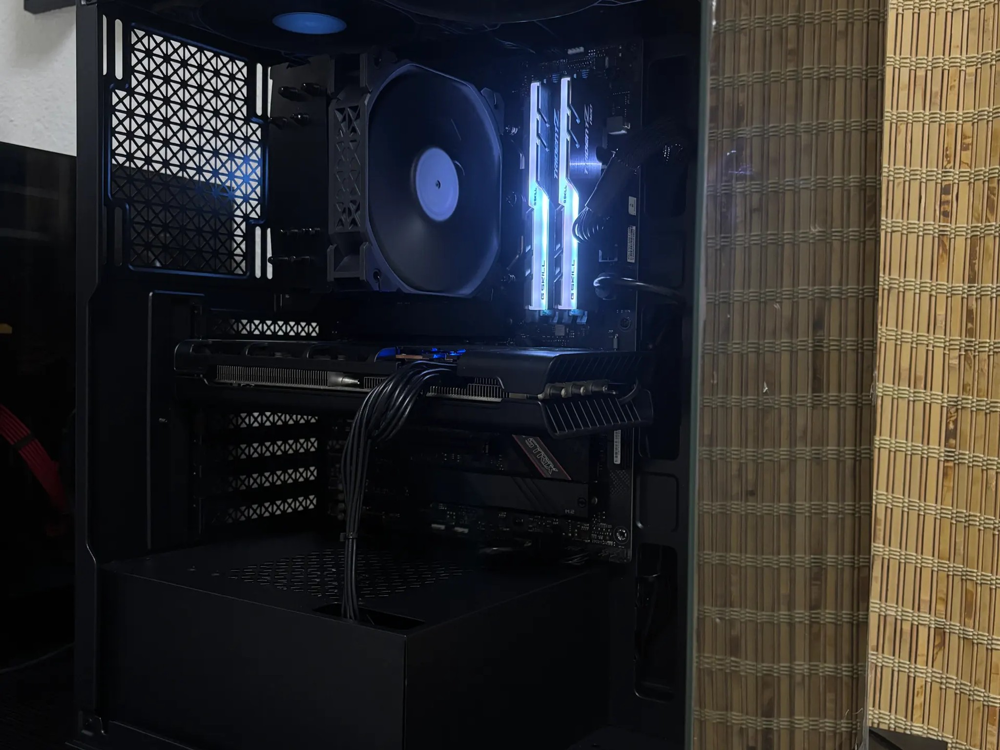 ⚫Silent Black⚫| Ryzen 5 5600 CPU | RX 5700 Graphics Card | High Performance