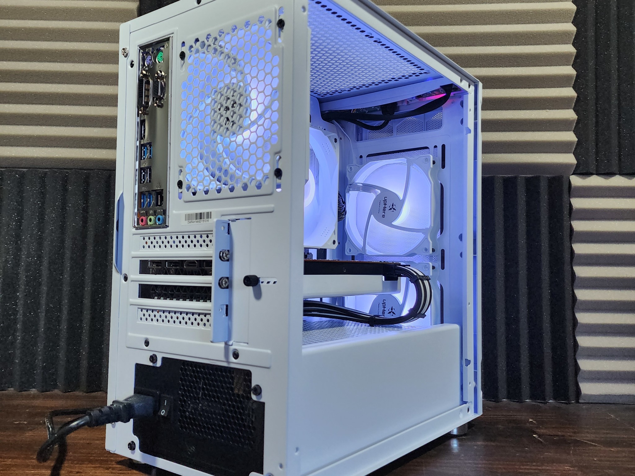 🥶🤍🥶 Zotac GTX 1080Ti // AMD Ryzen 3 3300X // Gloway 16GB 3200MHz