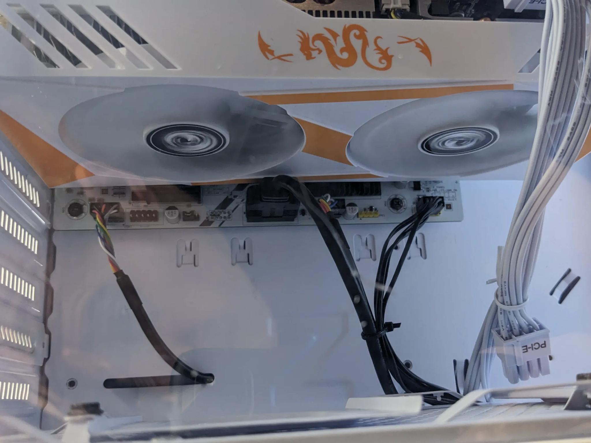 RTX 2060 Super, Ryzen 5 5600X, 2x8GB 3000mz 512GB NVMe All White Out