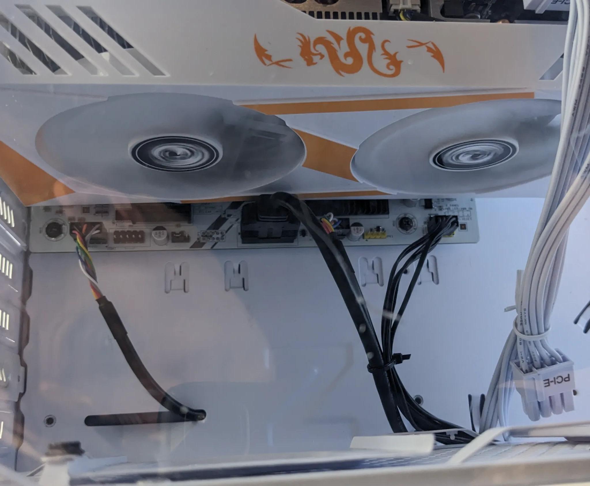 RTX 2060 Super, Ryzen 5 5600X, 2x8GB 3000mz 512GB NVMe All White Out