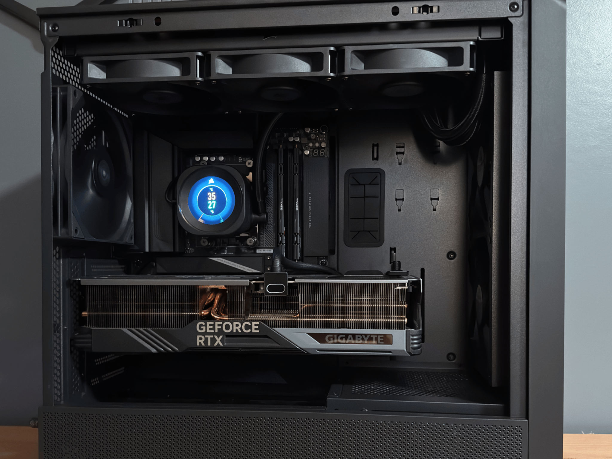 🥷Silent Killer | Ryzen 9800X3D, RTX 4080 Super, 64GB DDR5, 2TB SSD, 1000W 80+ Gold, Corsair LCD