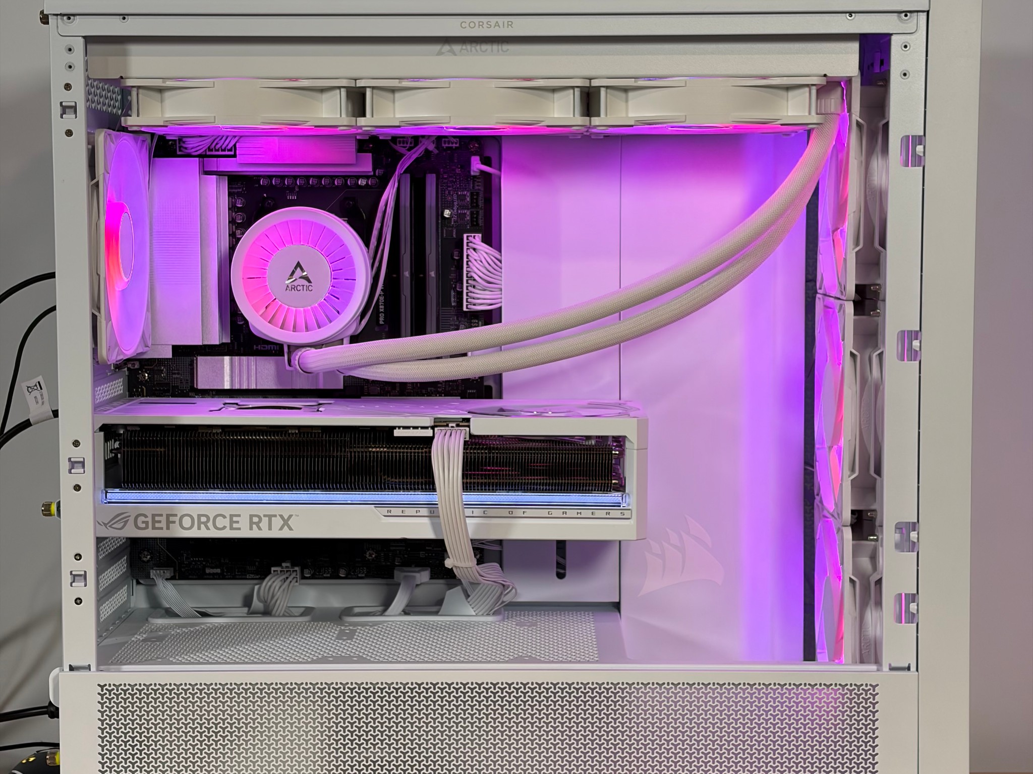 GeForce RTX 5090 Custom Gaming PC - Ryzen 7 9850X3D,