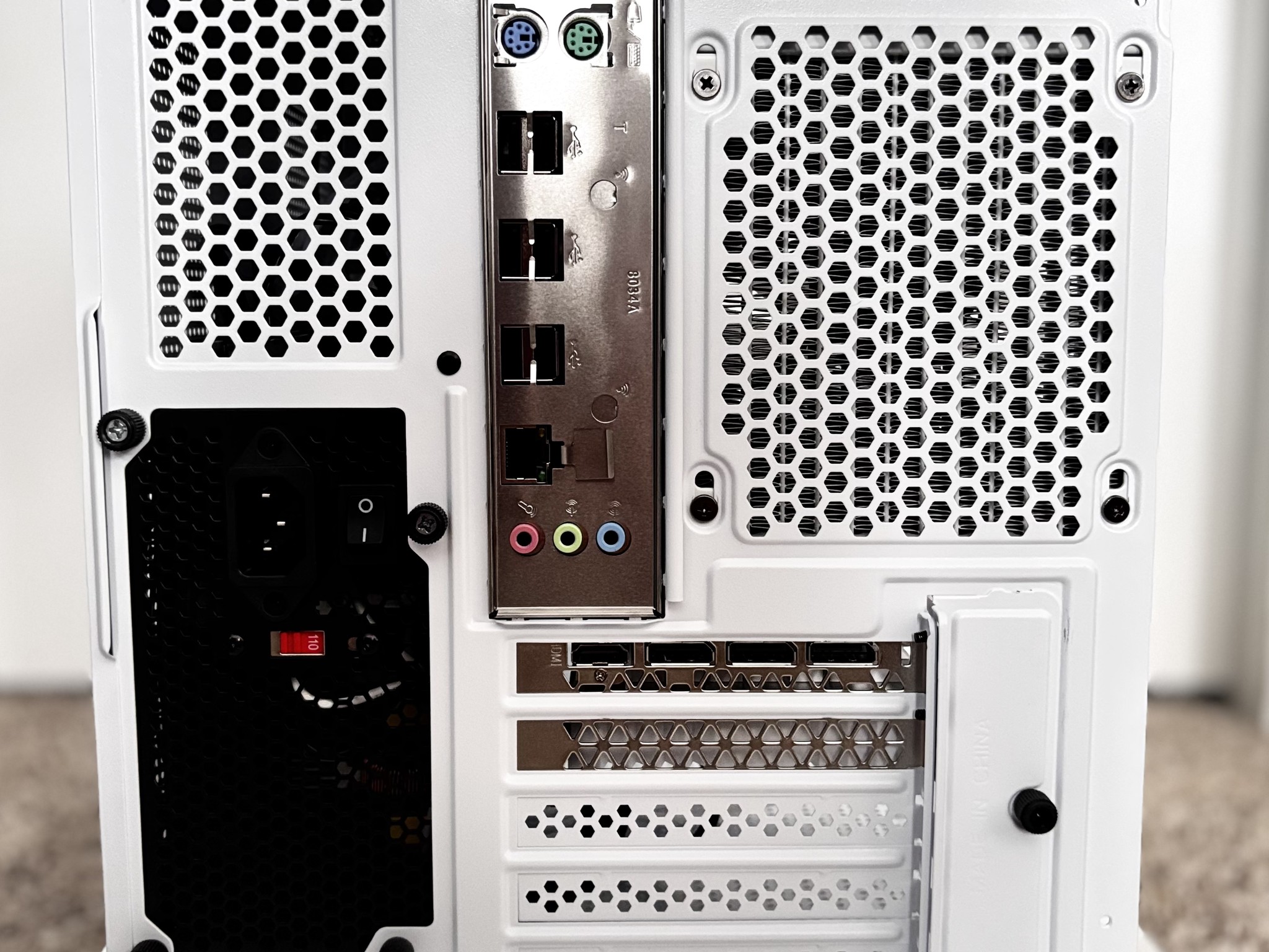 💧⚪ALL WHITE LIQUID COOLED PC⚪💧 - RX 580 8GB + 10 CORE INTEL + 32GB RAM🔥