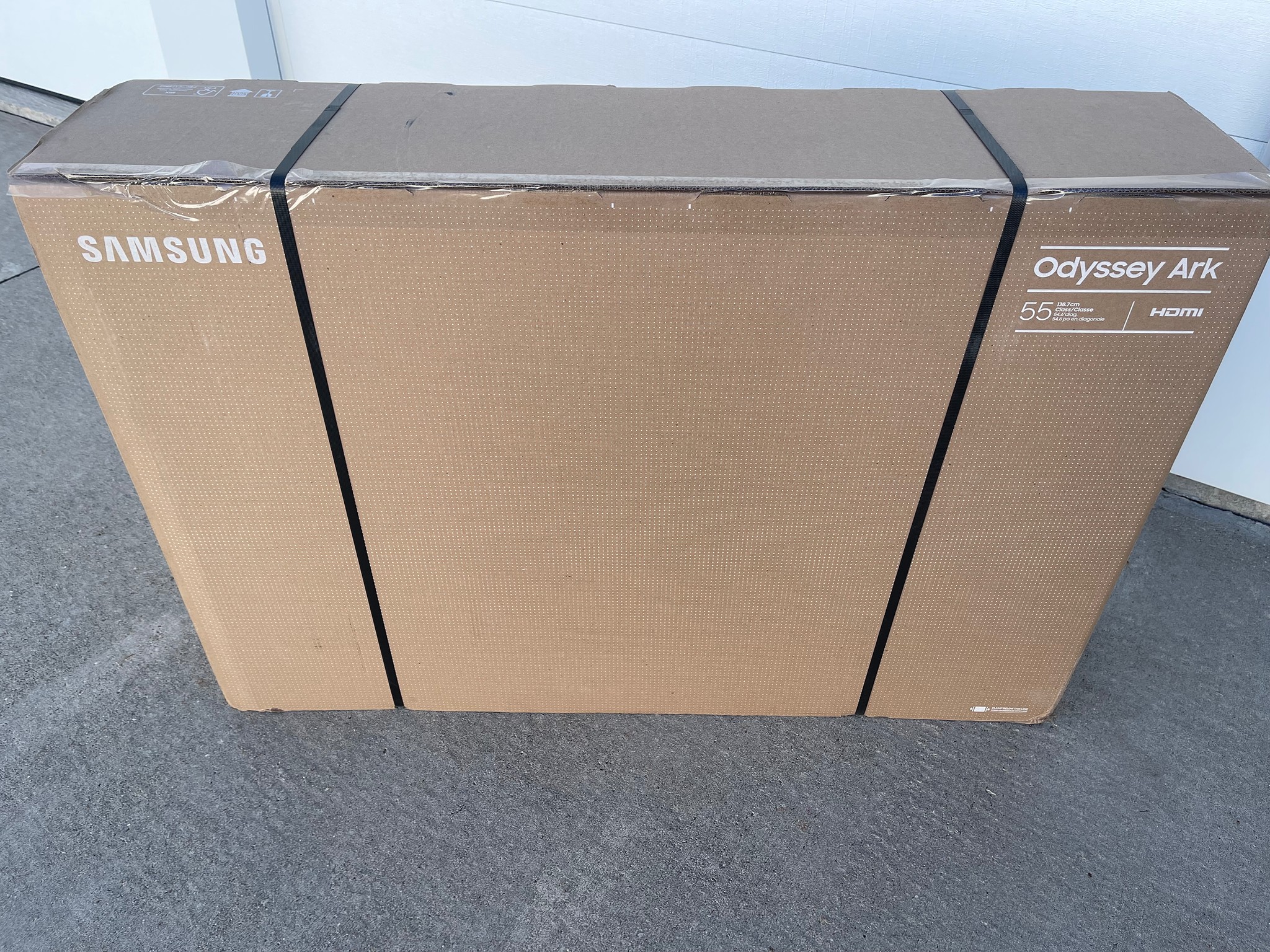 Samsung 55” Odyssey Ark 4K UHD 165Hz 1ms Quantum Mini-LED Curved Gaming Screen