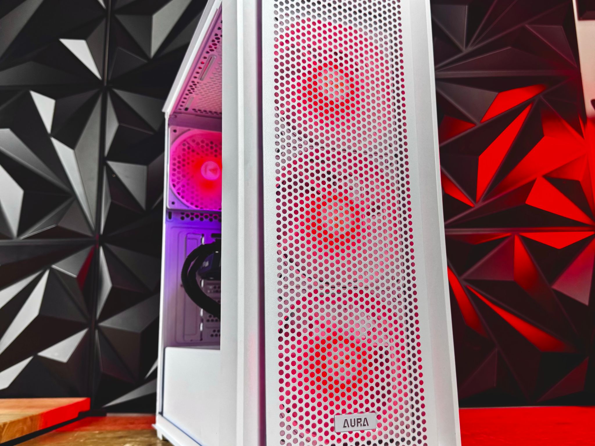 Custom Gaming PC - Intel Core i7 8700- 32GB DDR4 - Nvidia RTX 4060 - 500GB SSD + 1TB W11