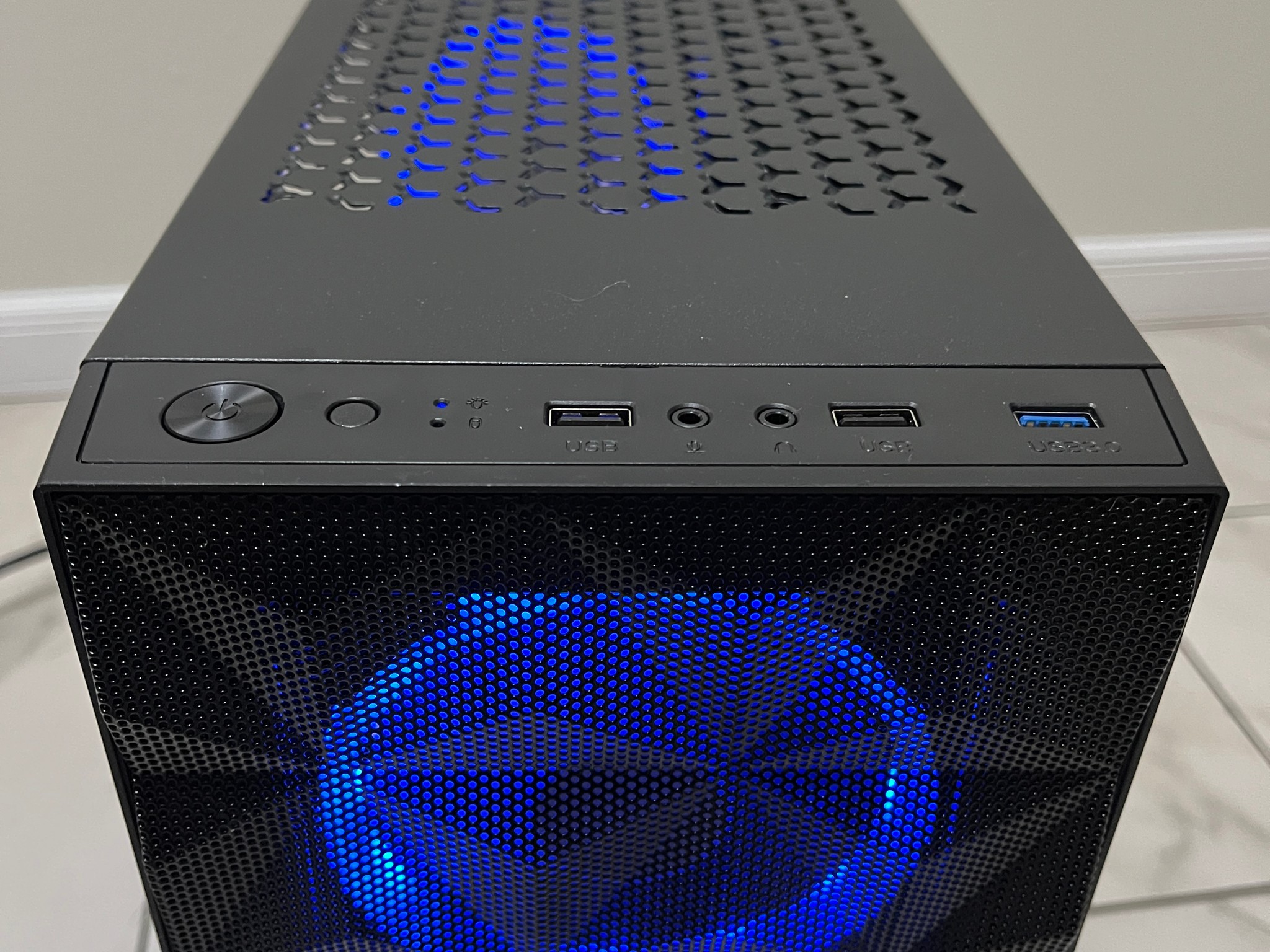 NVIDIA GTX 780 Ti, Intel Core i3-9100f, 16GB RAM, 870 GB Storage - RGB Gaming PC w/ Wi-Fi & BT