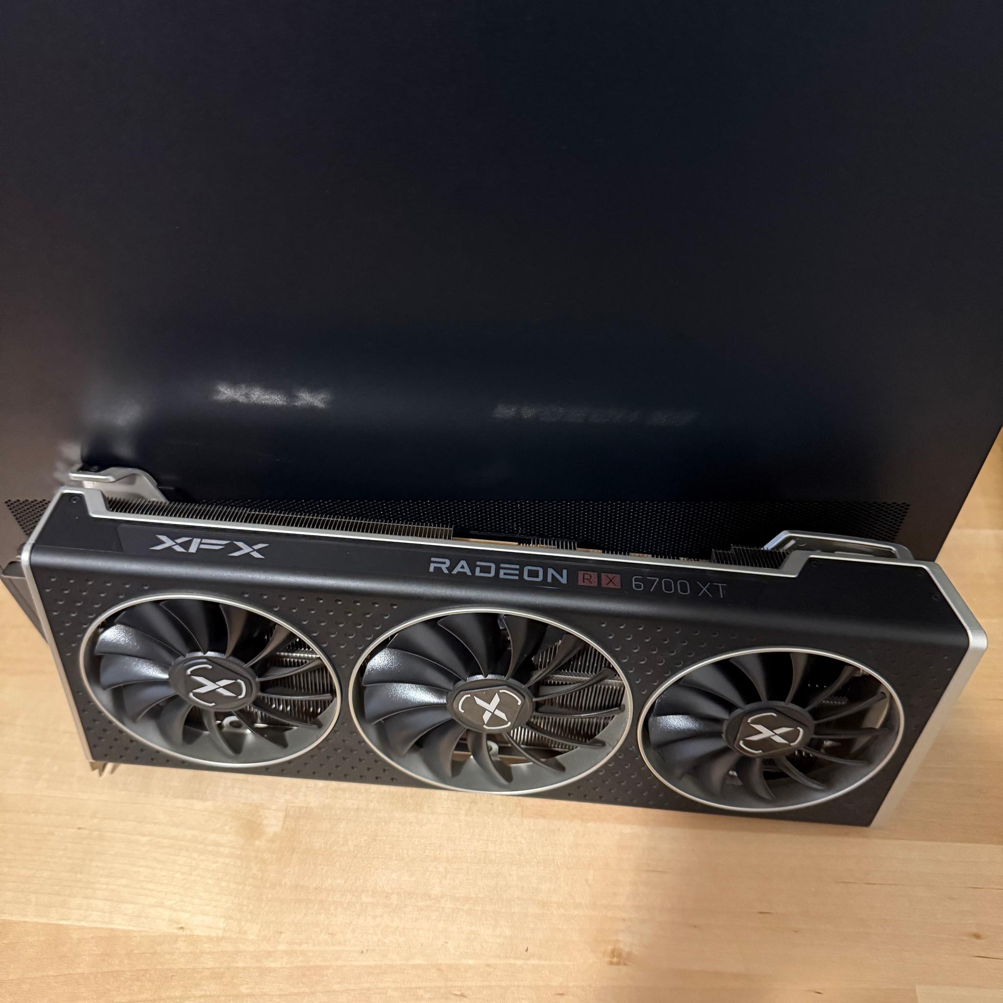 XFX SPEEDSTER QICK 319 Radeon RX 6700 XT ULTRA Gaming 12GB GDDR6 Graphics Card