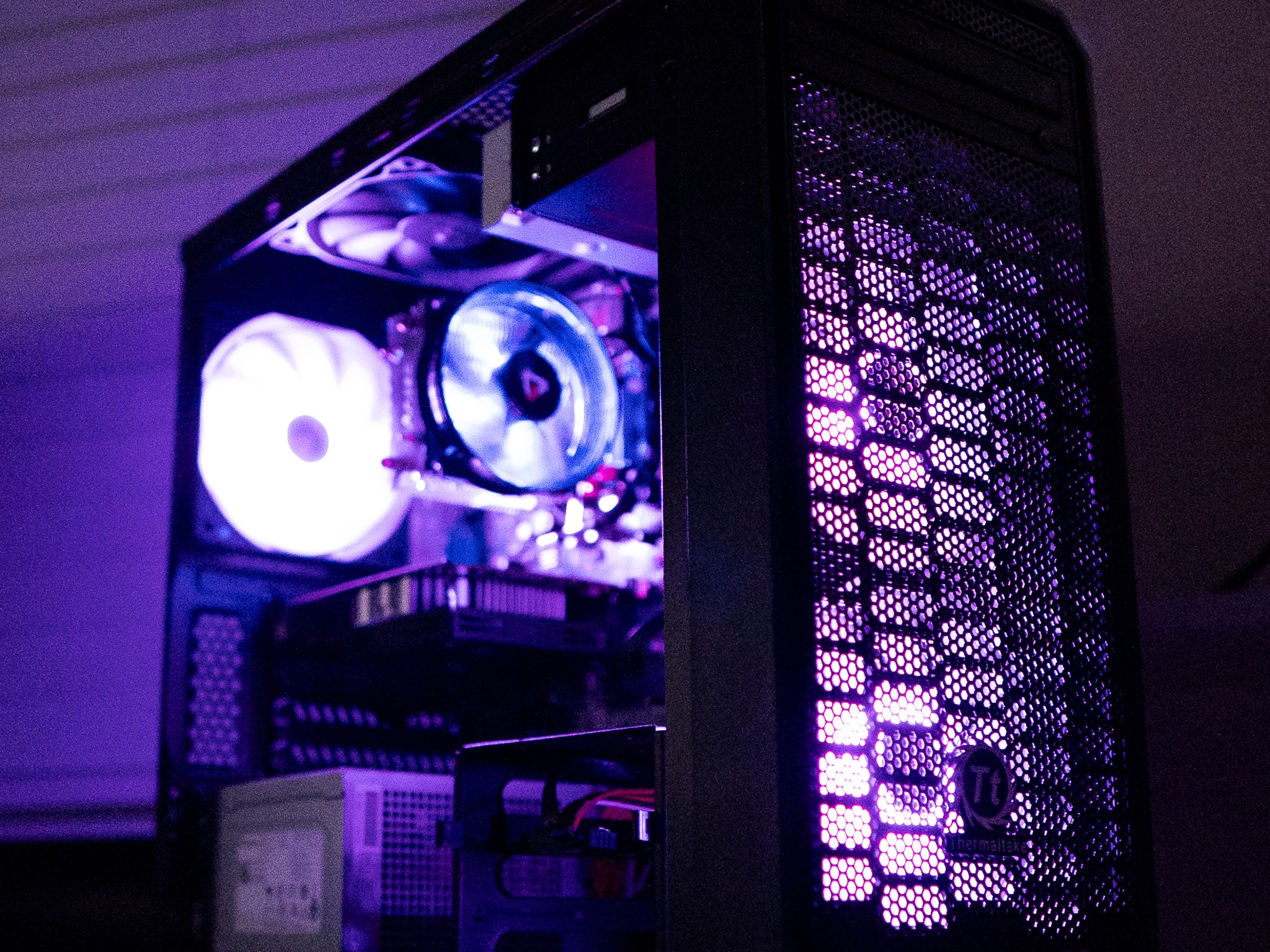 🎮👾 | GTX 750 | INTEL i3 2100 | 8GB DDR3 RAM | 512GB SAMSUNG 850 EVO SSD | Candy Limit |