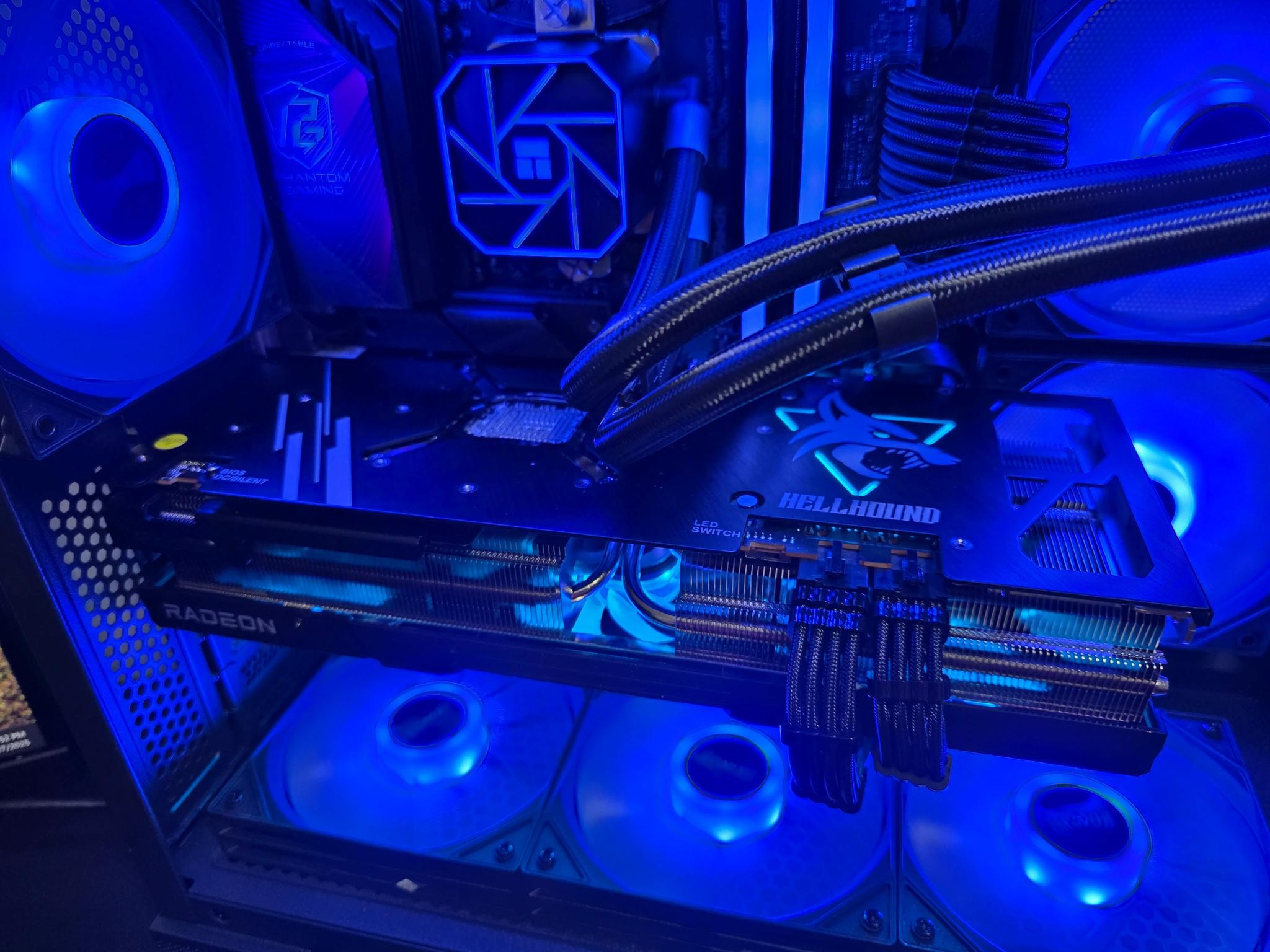 Fresh Build Gaming PC 9800X3D-32GB Ram-RX 7900XTX Hellhound with 2TB SSD