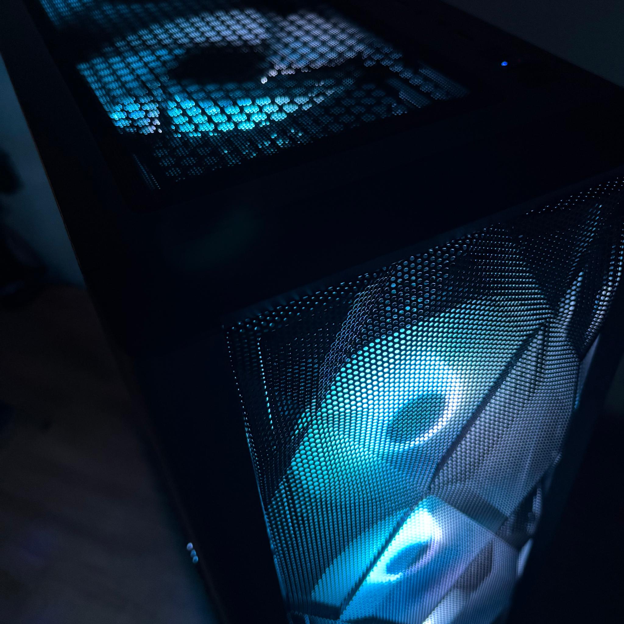 Custom PC - Intel i7-7700 | GTX 1070 | 32GB DDR4 | 256GB NVMe + 500GB SATA SSD | WIFI + BT | Win11