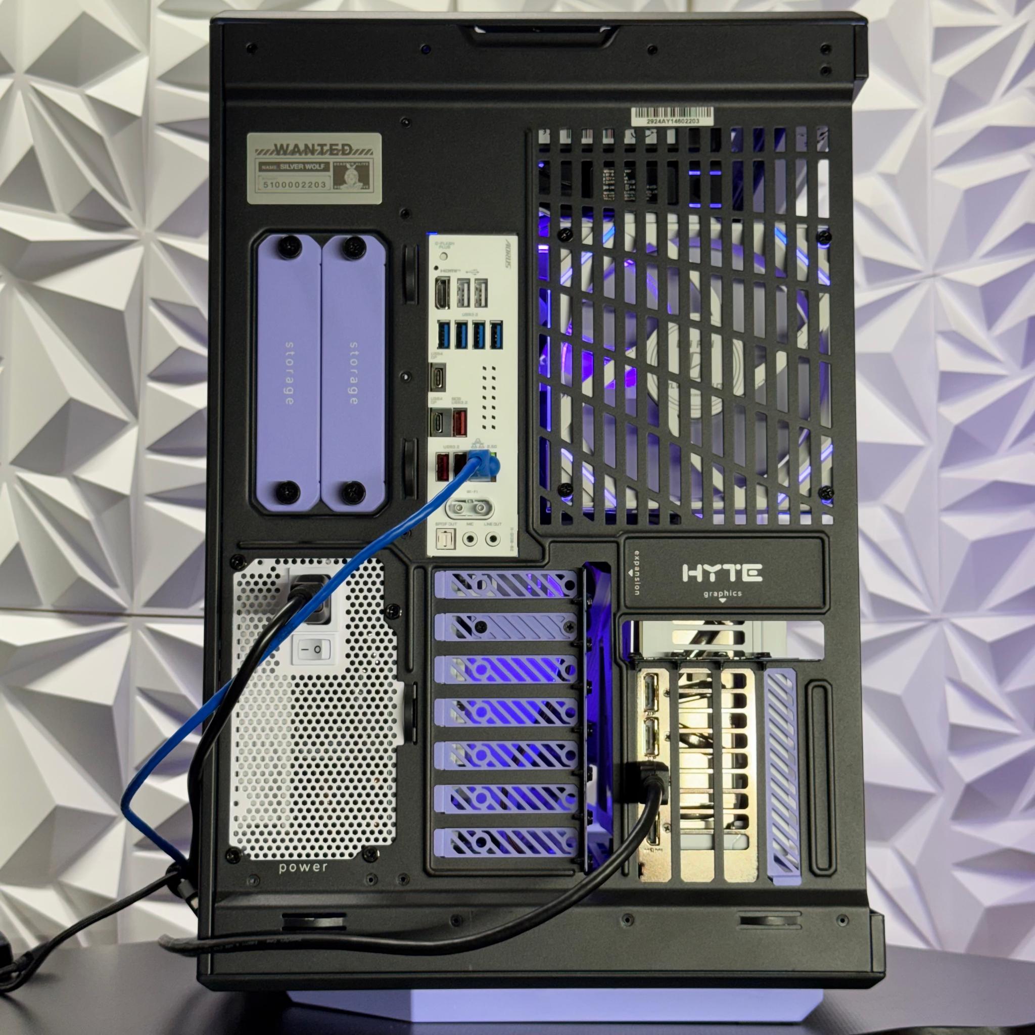 RTX 5080 Master Ice / Ryzen 7 9800X3D / 32GB 7000MTs Corsair Dominator / 1TB nvme storage