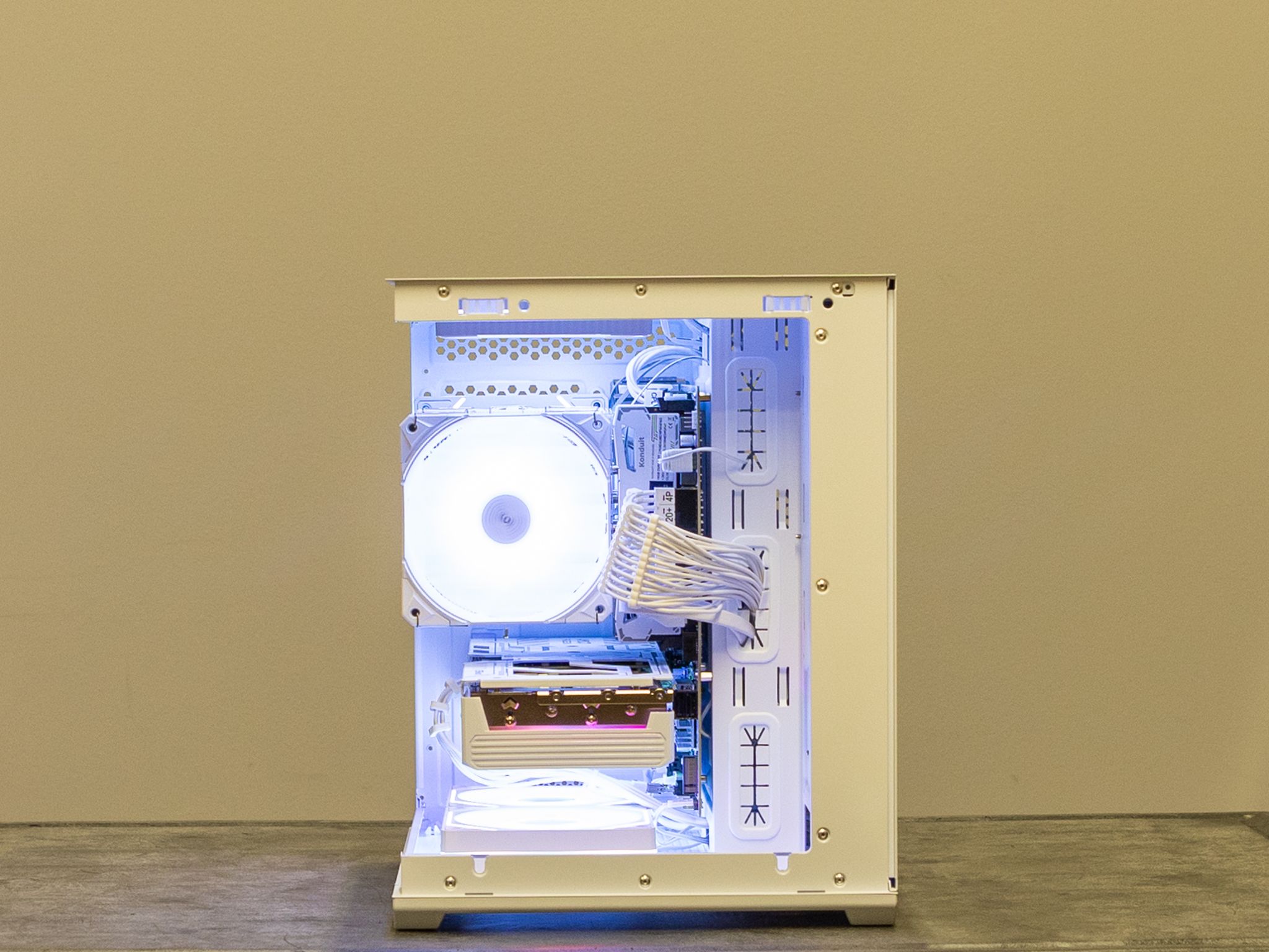 RX 9060 XT 16GB | Ryzen 7 5800XT | 2TB SSD | 32GB RAM | Custom Gaming PC