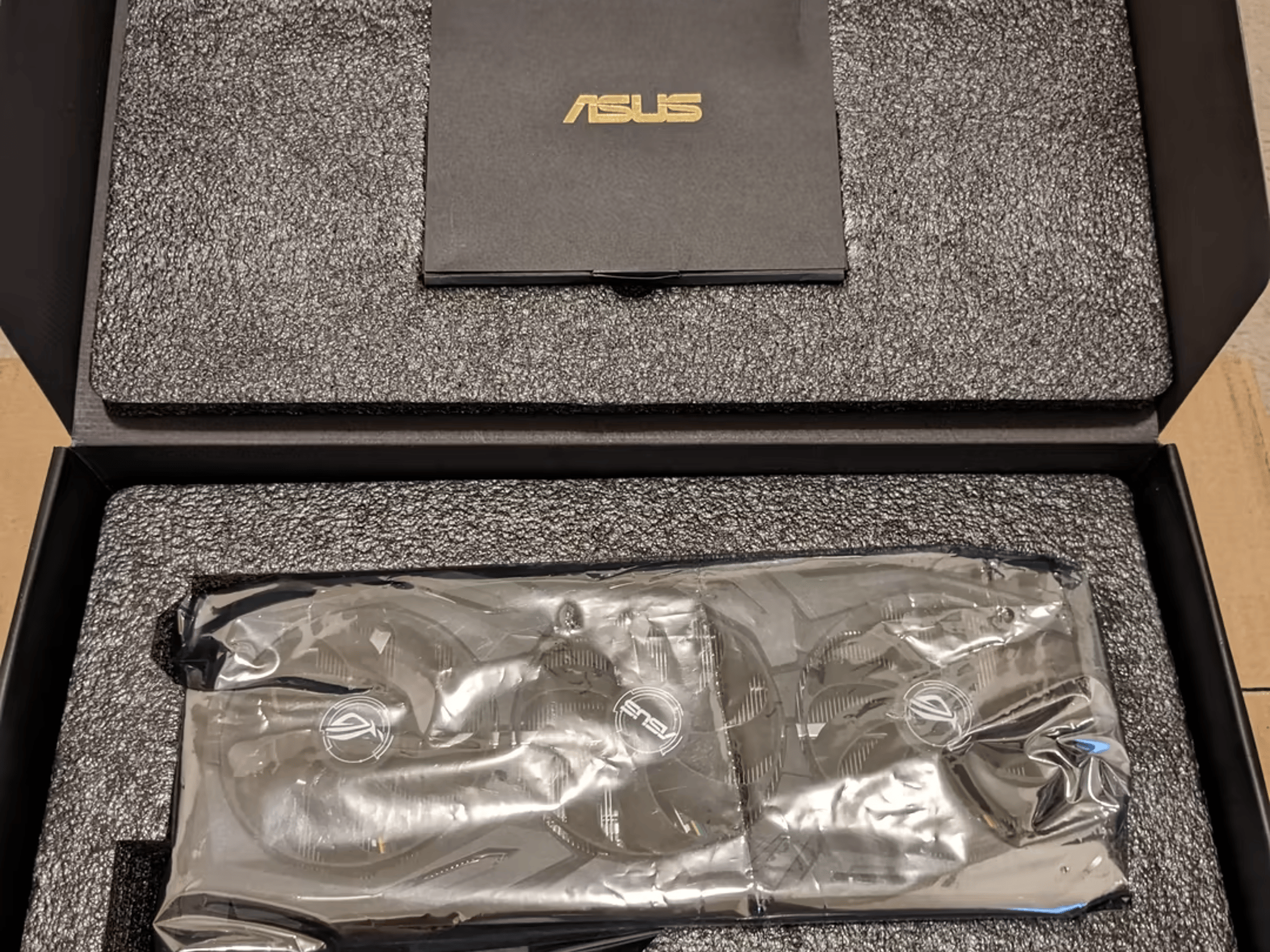 ASUS ROG STRIX GAMING OC 8GB - GEFORCE RTX 2080 8GB - Used, like-new condition, no crypto BS