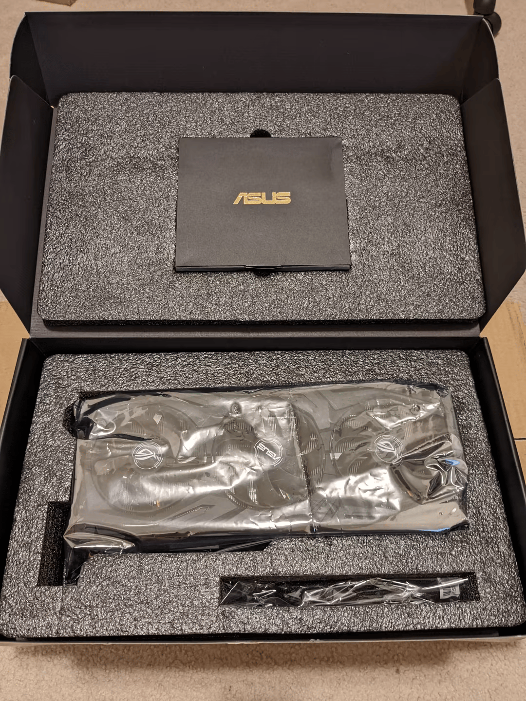 ASUS ROG STRIX GAMING OC 8GB - GEFORCE RTX 2080 8GB - Used, like-new condition, no crypto BS