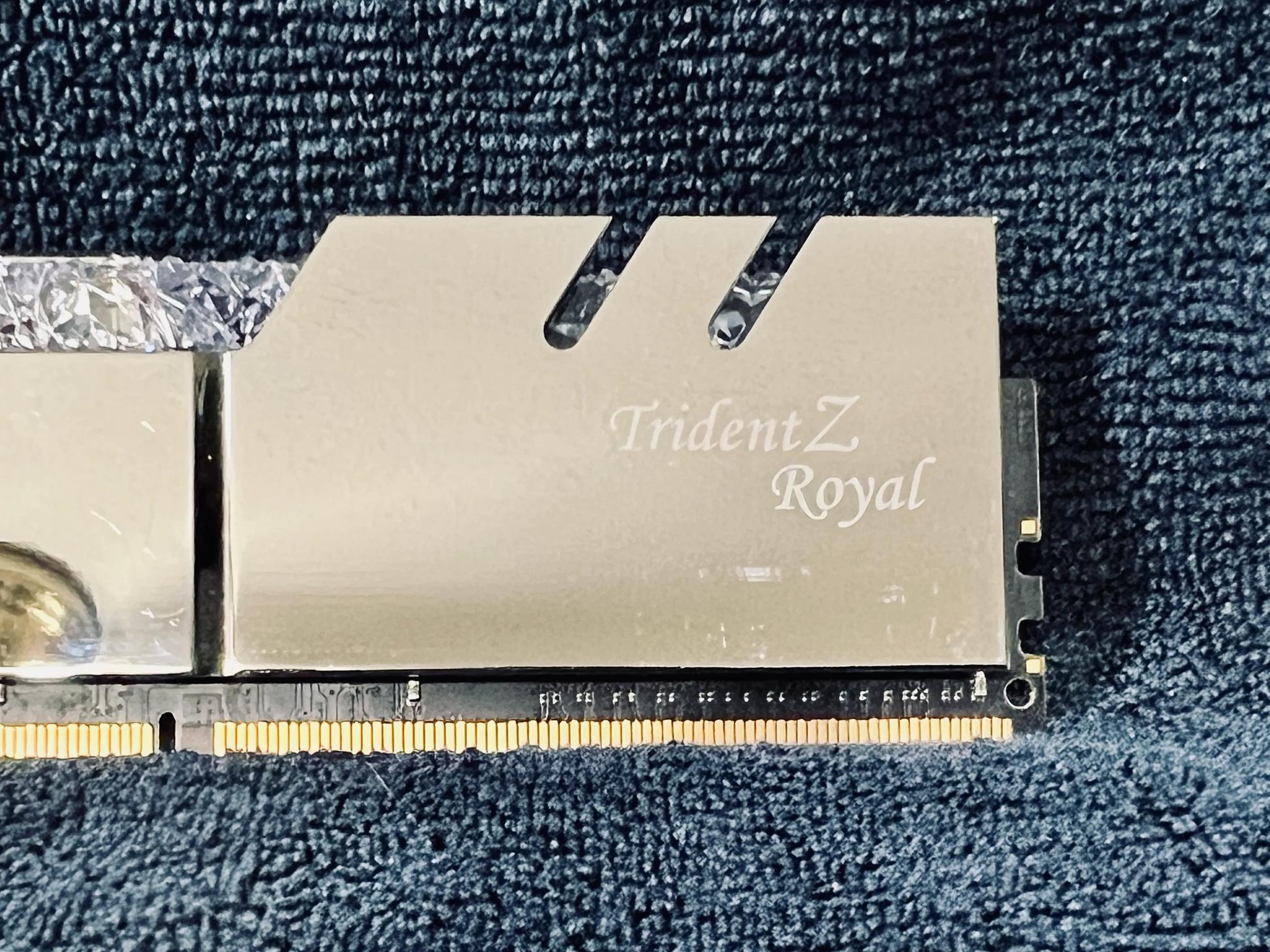 Trident Z Royal 32GB (2x16GB) DDR4-3200 CL16