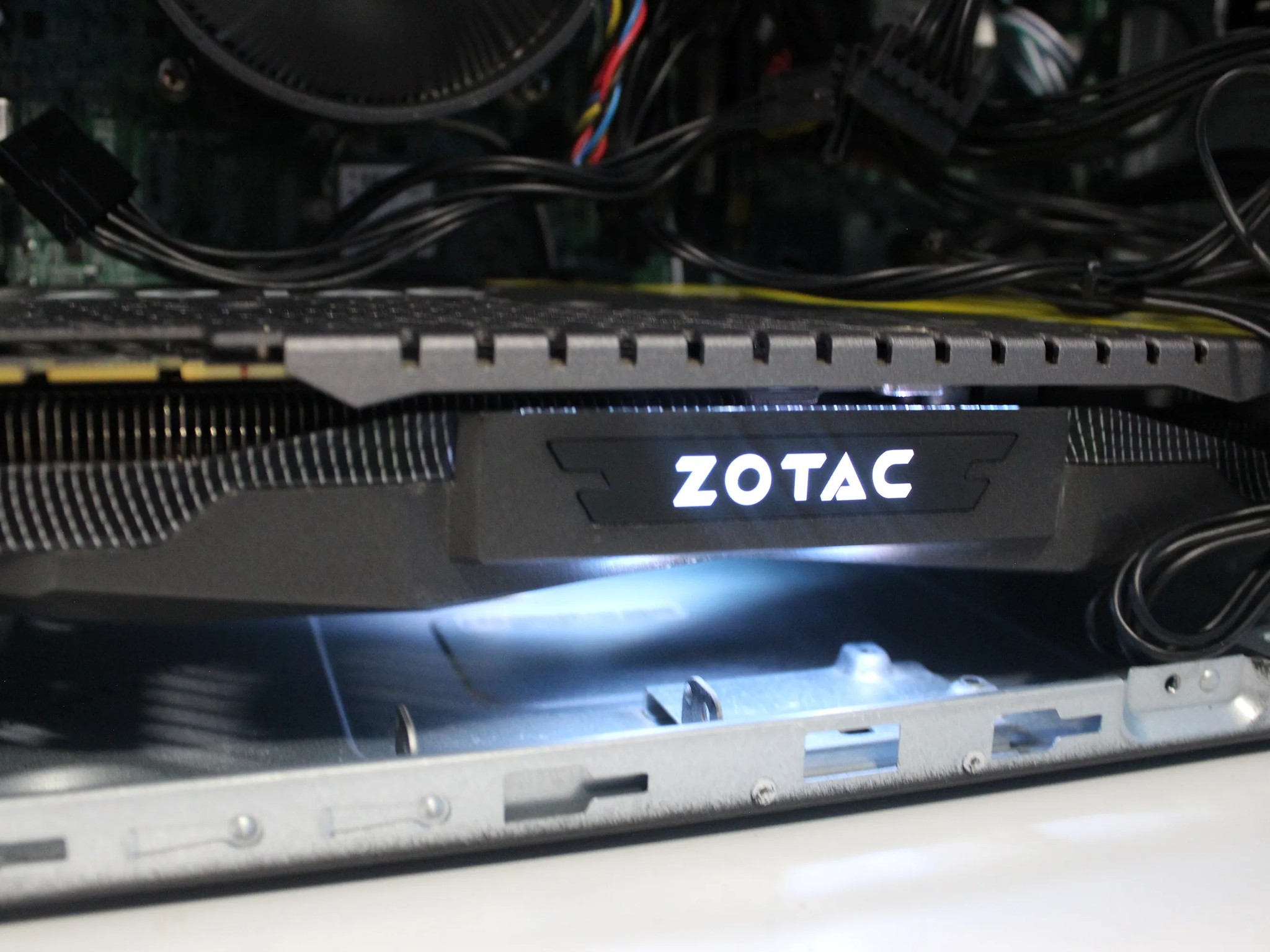 |BUDGET GAMING| GTX 1070 + INTEL i5 8400  - 16GB RAM, 512GB NVME SSD - WIFI