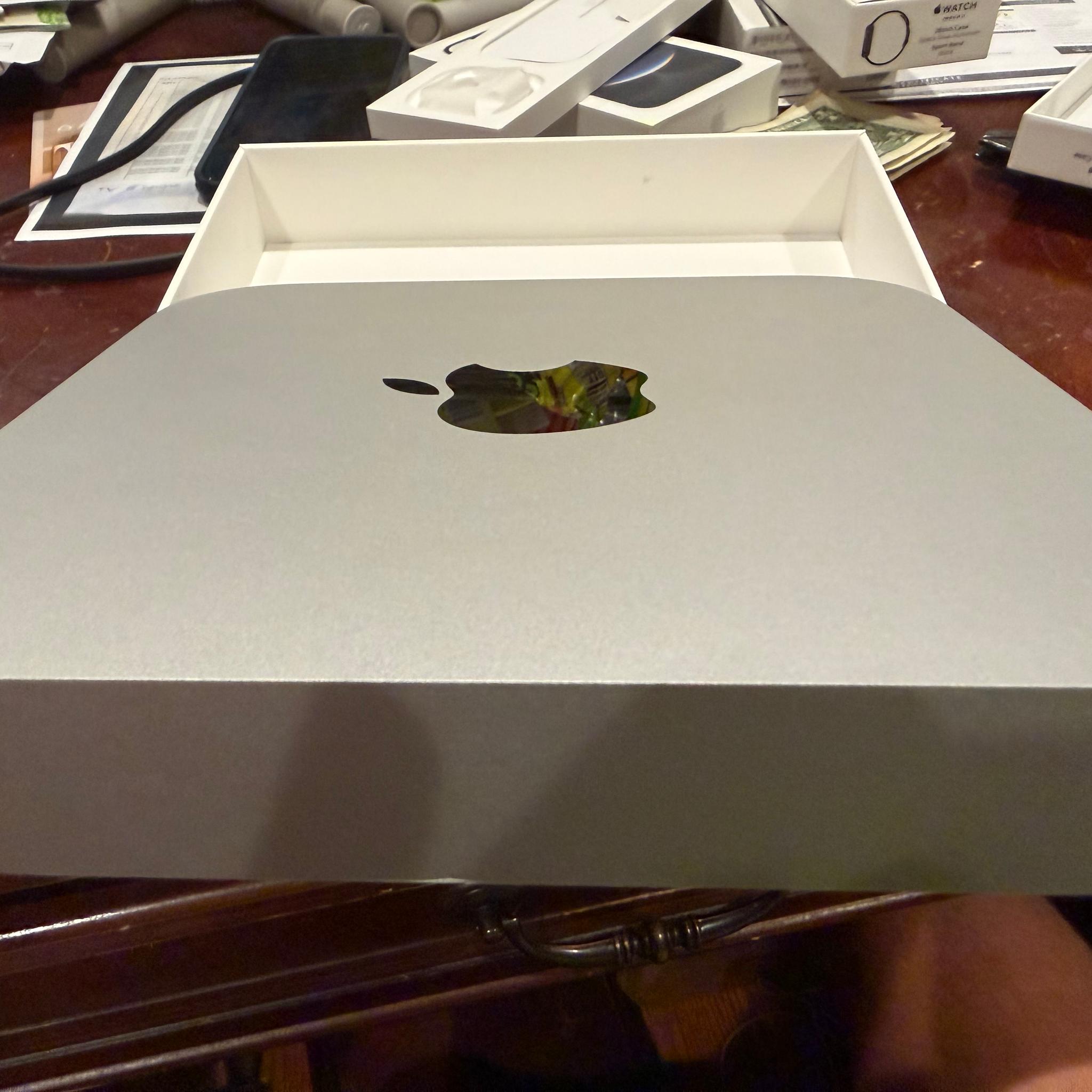 M2 Mac mini - 8GB ram 512gb Storage