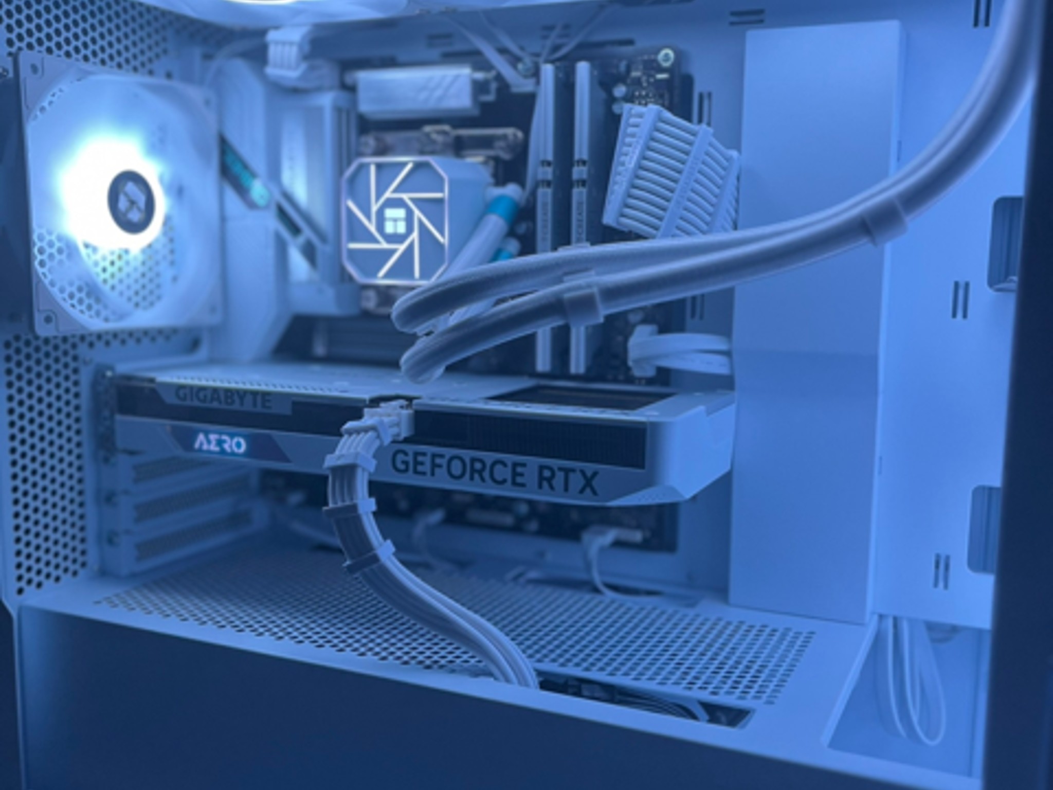1080p/1440p ALL WHITE CUSTOM GAMING PC