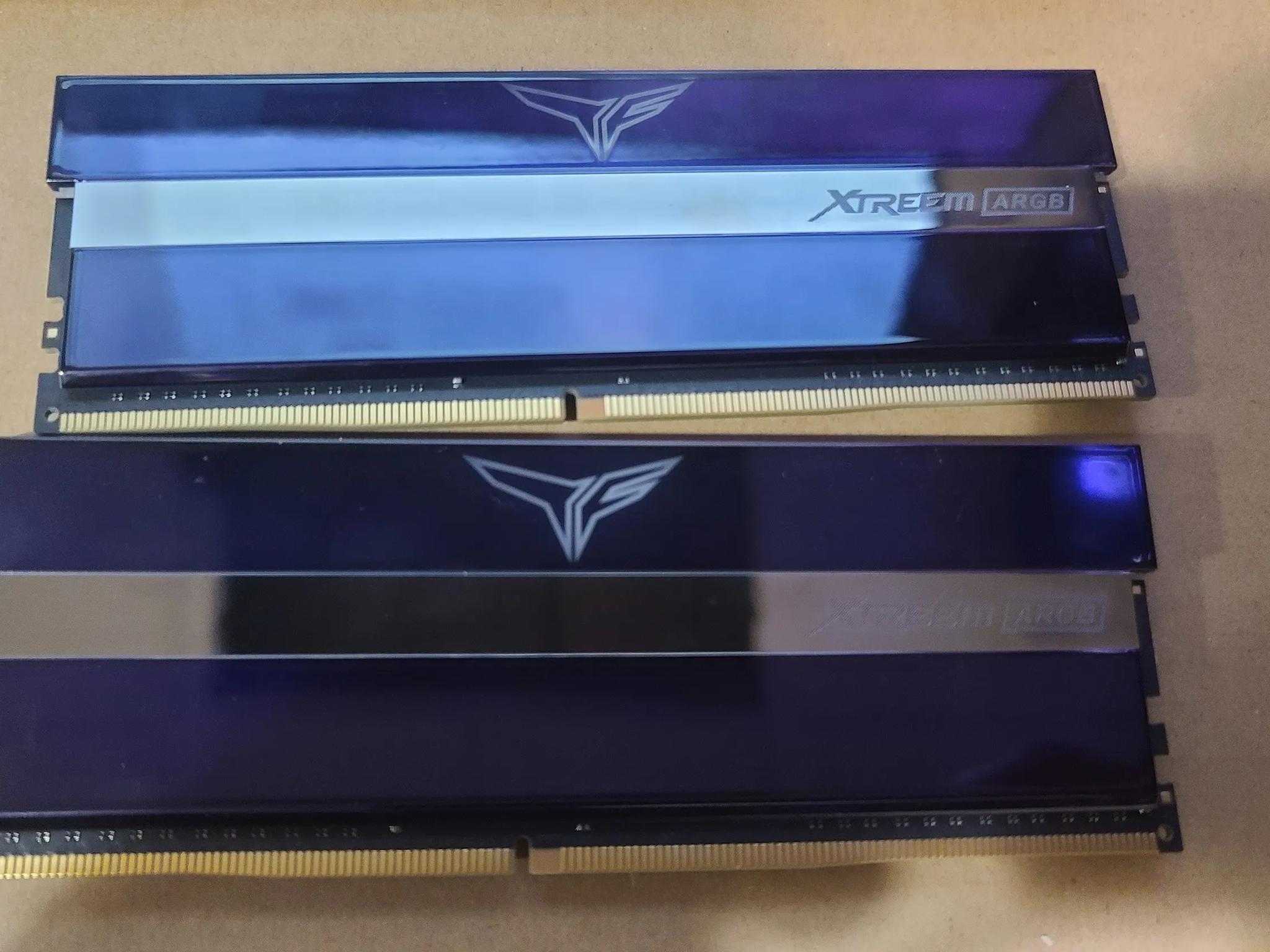 Team Group Xtreem ARGB 16GB (2x 8GB) DDR4 4000MHz RAM Memory
