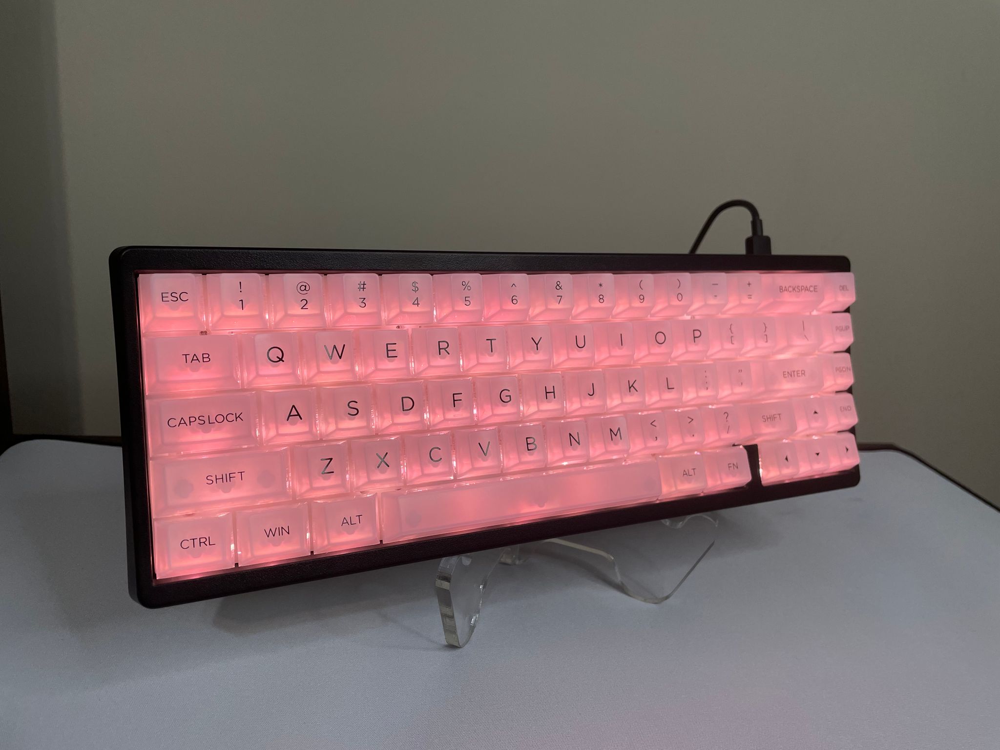 M67 Mechanical Gaming Keyboard - Clear Keycaps with Thocky Switches