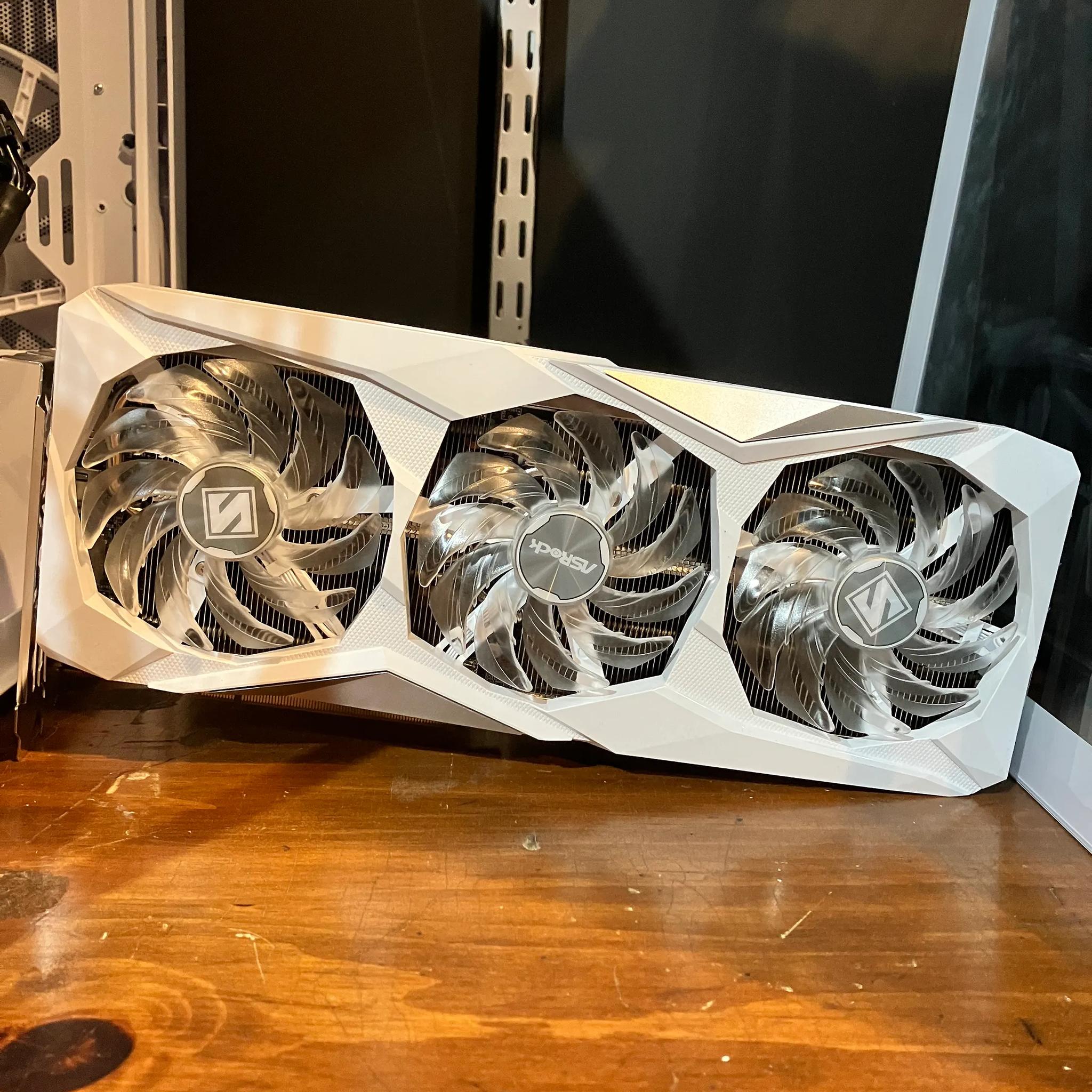 AMD Radeon ASRock RX 7600 8GB White W/RGB Fans