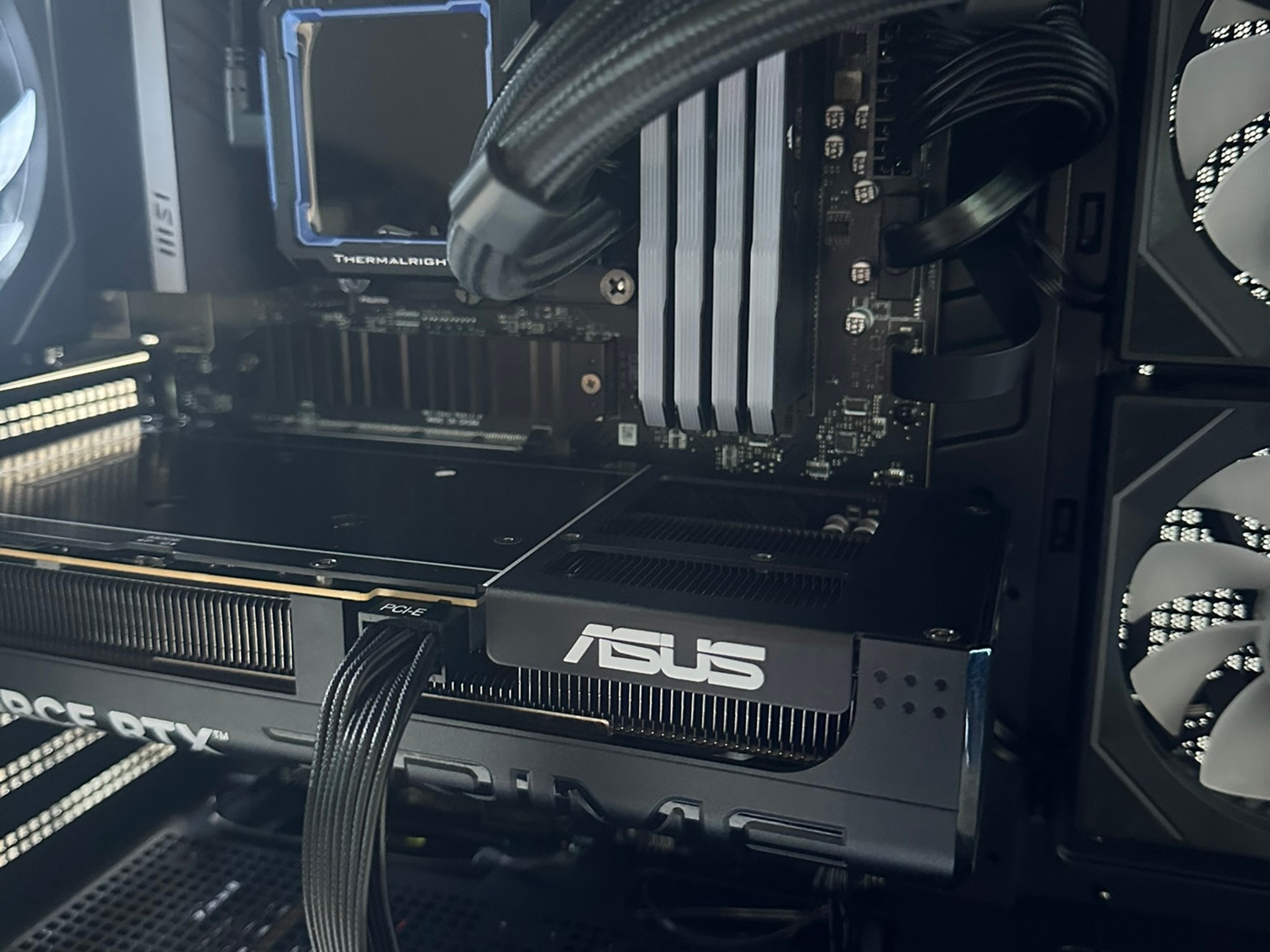 i5-12400F / RTX 5060 / 1TB NVME / 32GB RAM