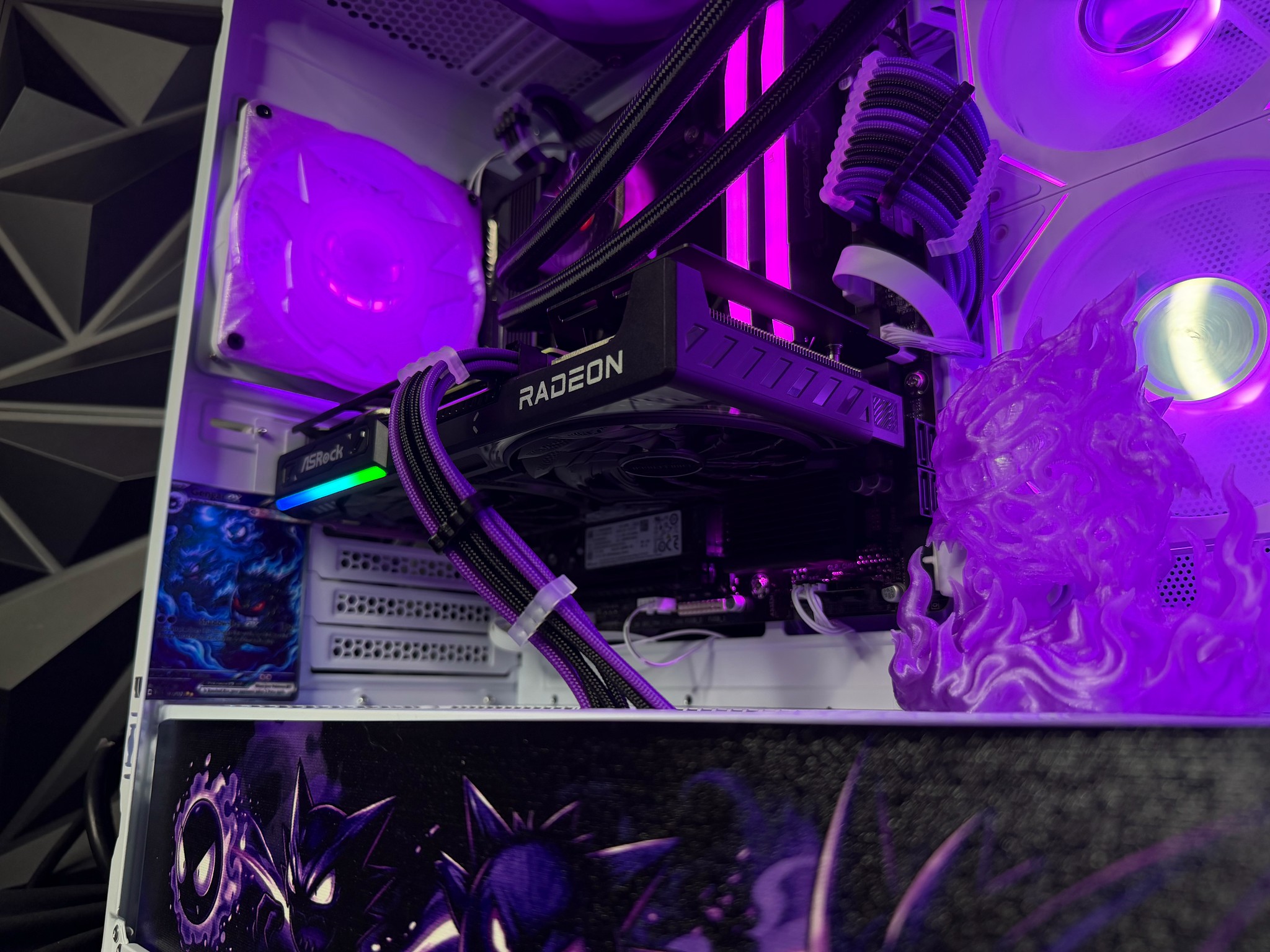 👻💜 GENG GANG 96 💜👻Ryzen 5 9600X| RX 9060XT 16GB| 32 GB DDR5| 1.25 TB NVMe| 650W PSU