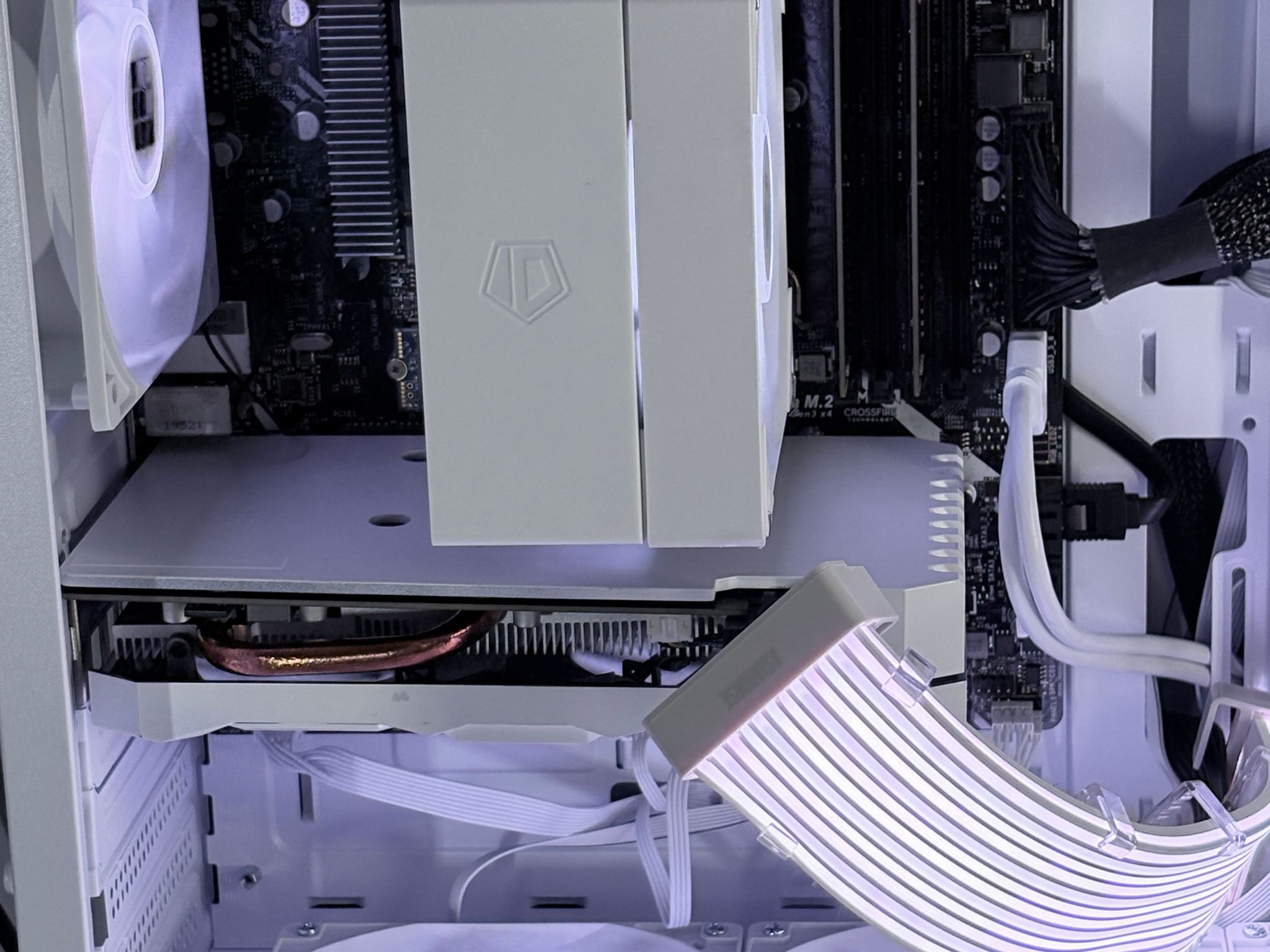 White Gaming PC Build / I7 + 1660 Super / 16GB Ram / NVMe SSD / Ready to play!