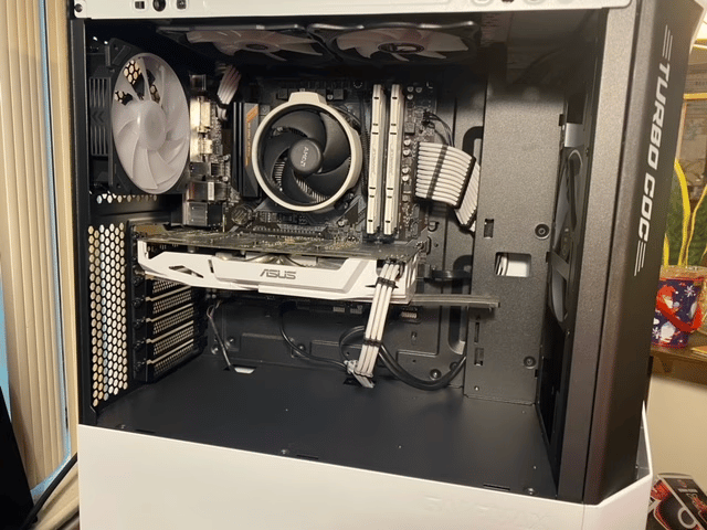 White Turbo COC Ryzen 5 1060 3GB