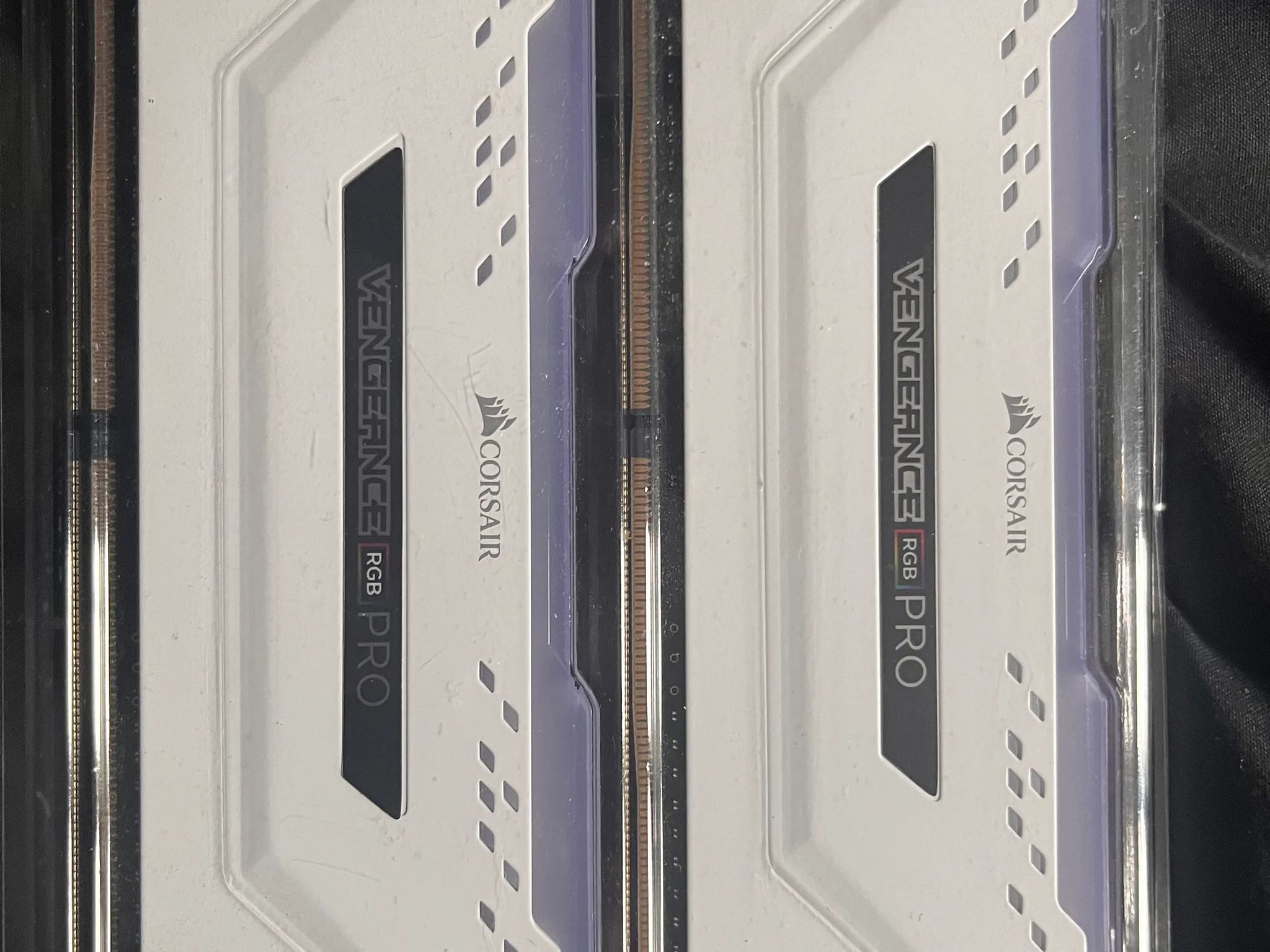 Corsair Vengeance RGB Pro 16GB (2x8GB) DDR4 3200MHz C16 LED Desktop Memory - White