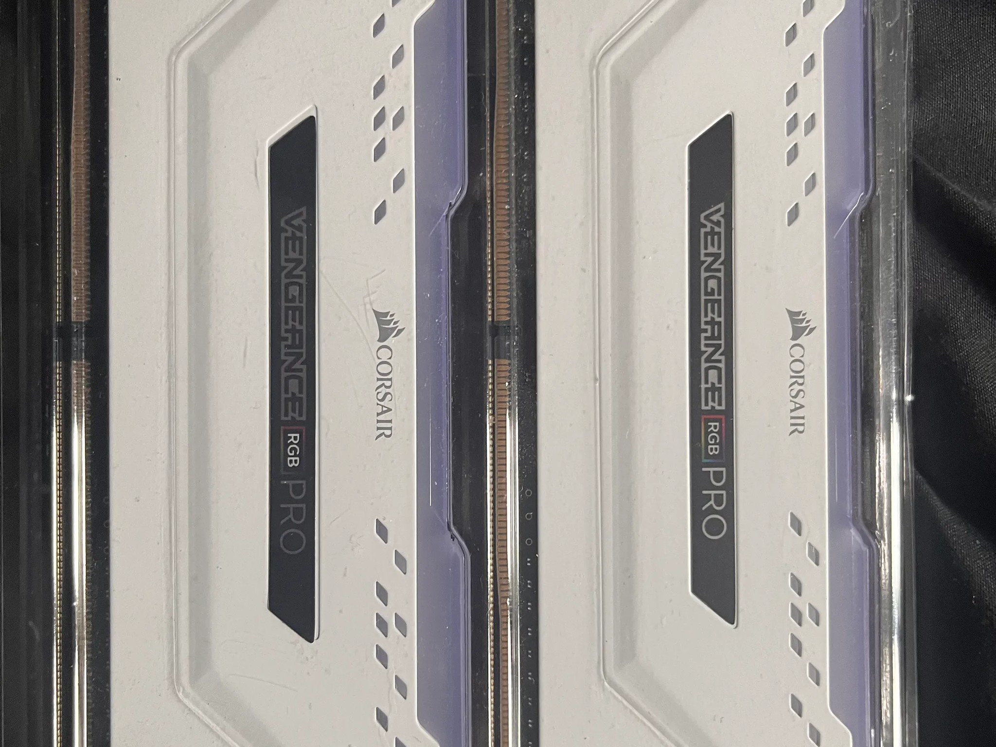 Corsair Vengeance RGB Pro 16GB (2x8GB) DDR4 3200MHz C16 LED Desktop Memory - White
