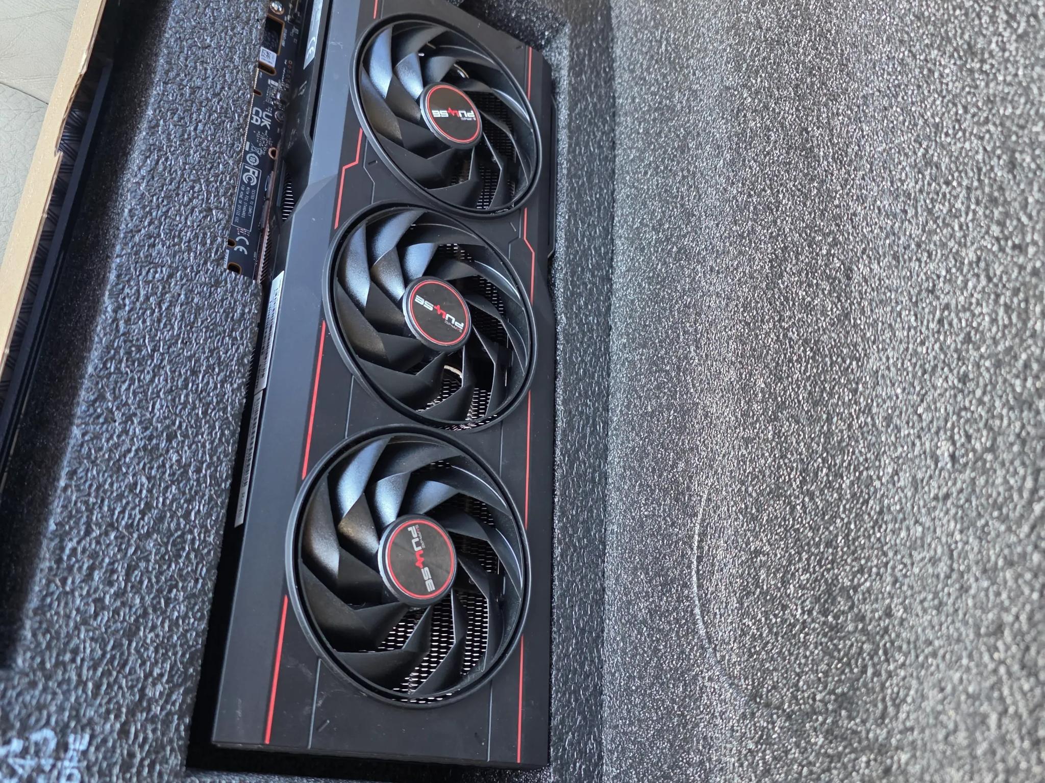 Lightly used Sapphire Pulse Radeon RX 7900xt OC 20gb