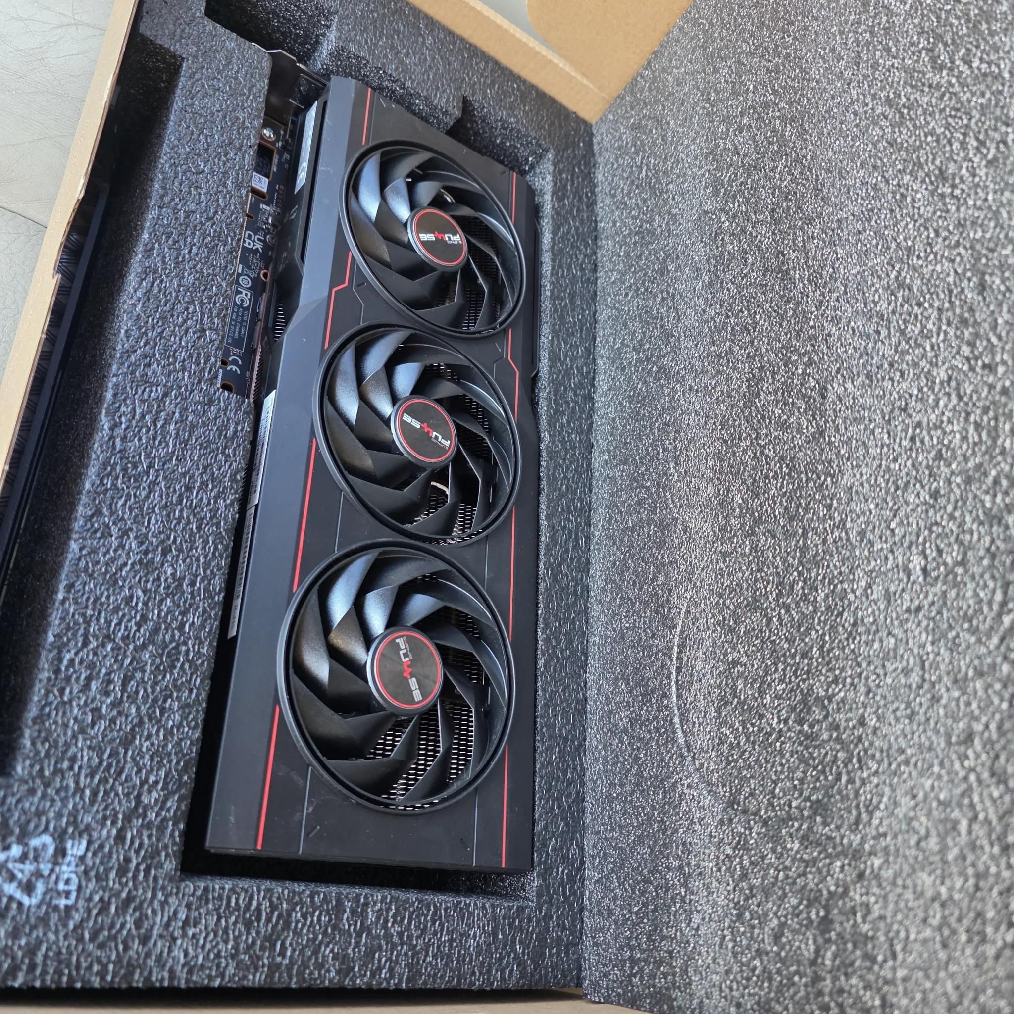 Lightly used Sapphire Pulse Radeon RX 7900xt OC 20gb
