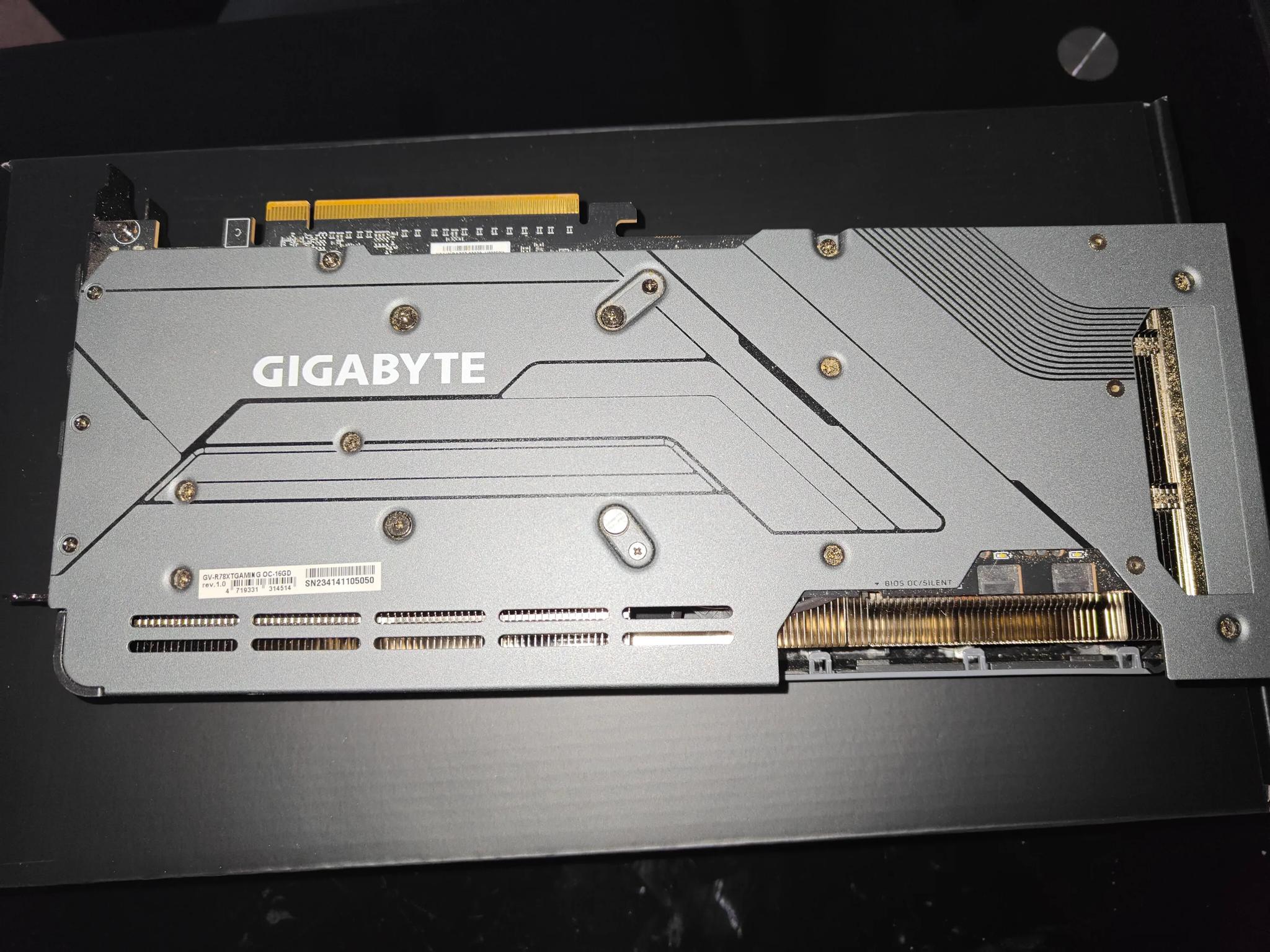GIGABYTE Radeon RX 7800 XT Gaming OC 16G