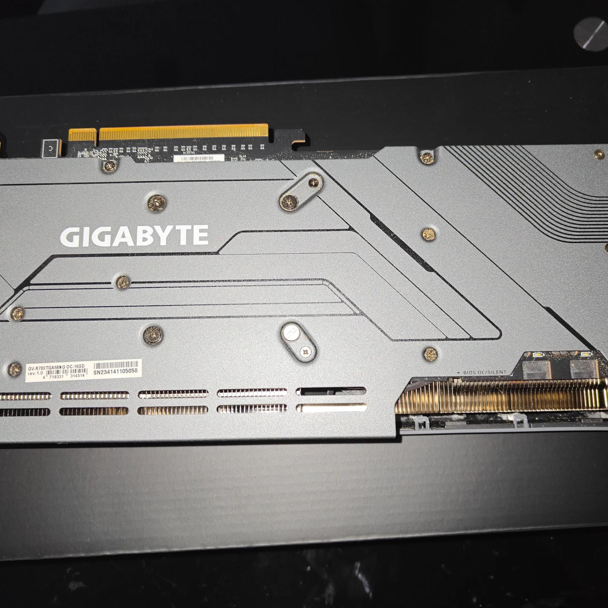 GIGABYTE Radeon RX 7800 XT Gaming OC 16G